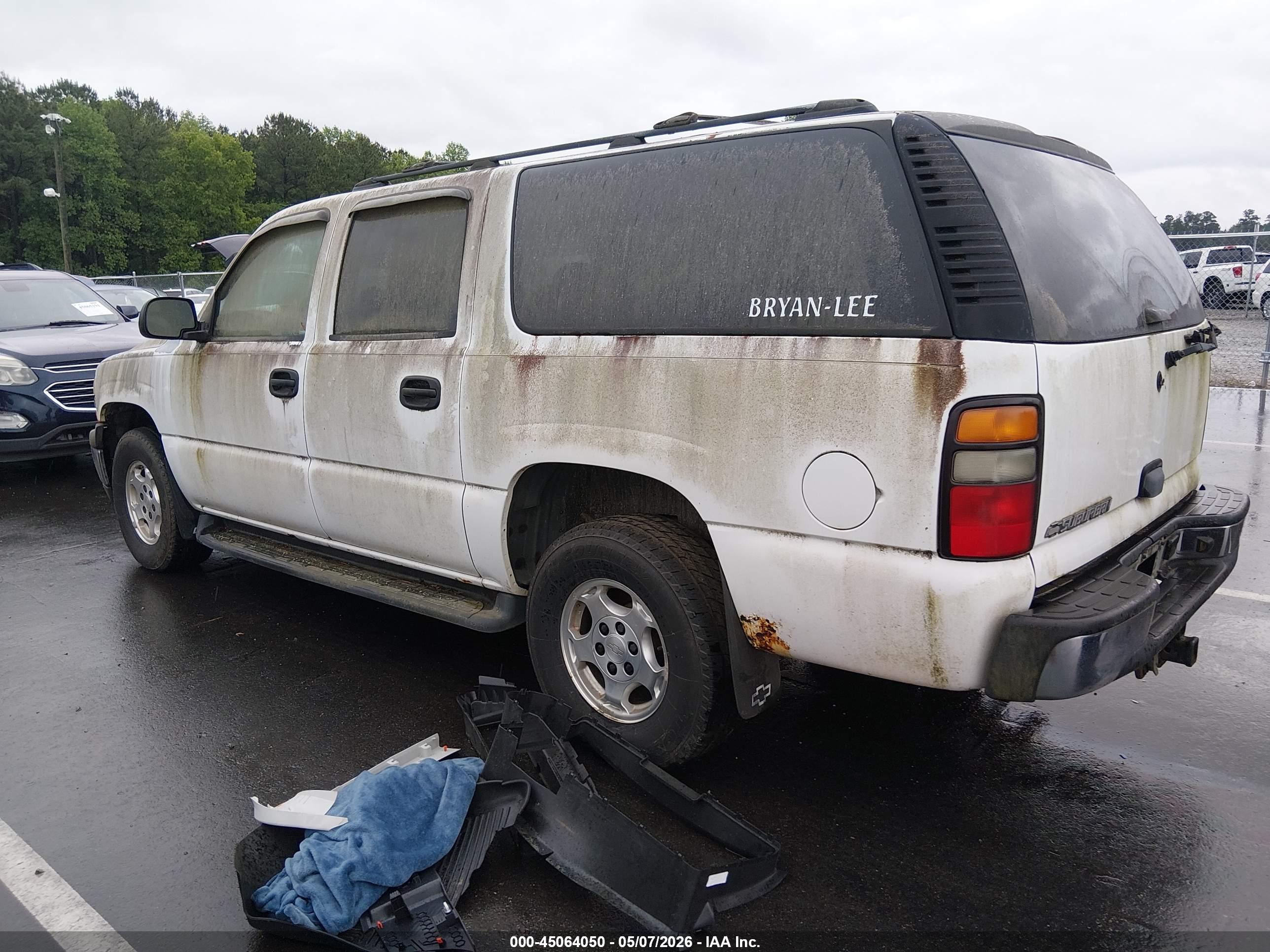 CHEVROLET SUBURBAN image 3
