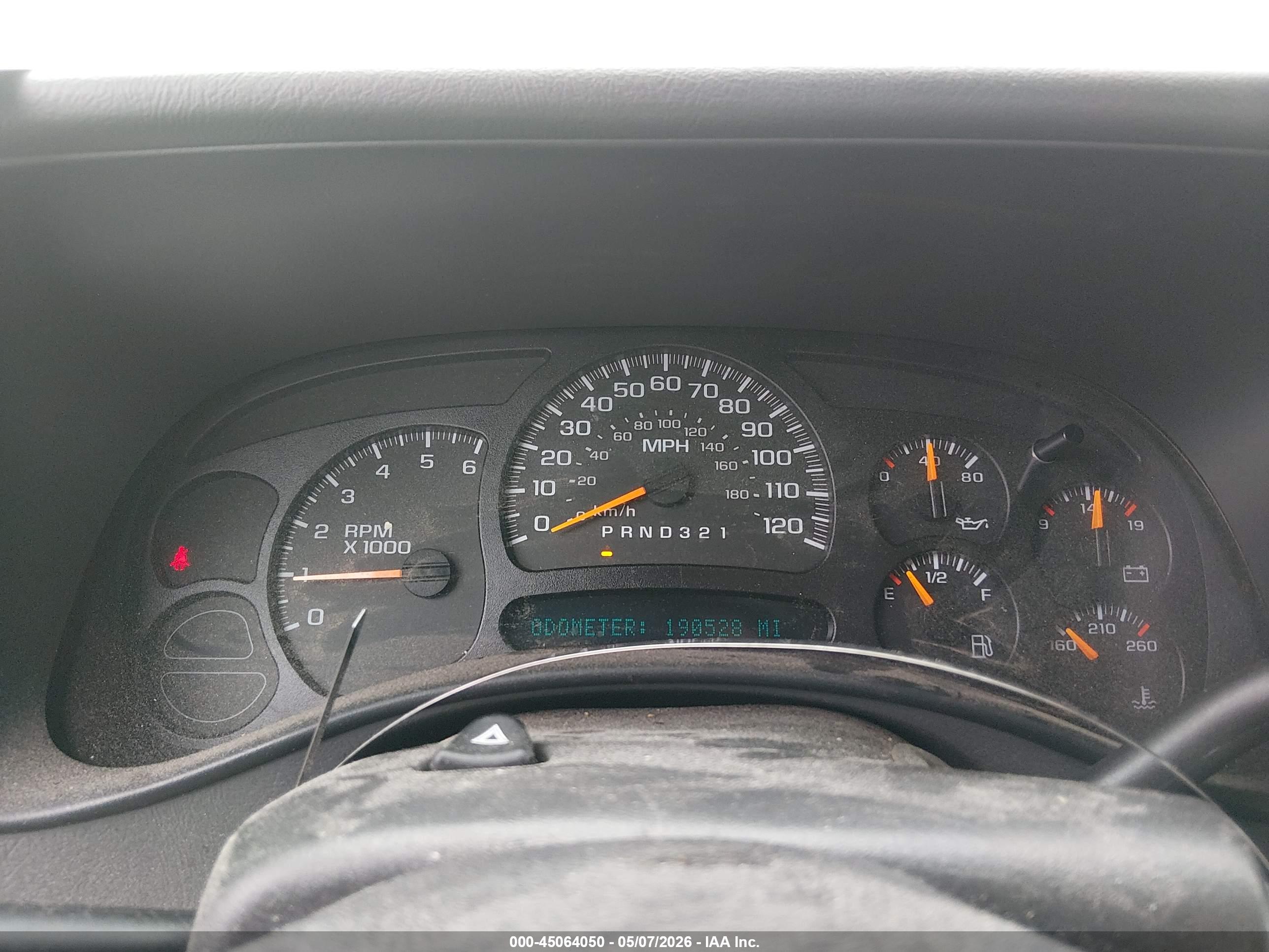 CHEVROLET SUBURBAN image 7