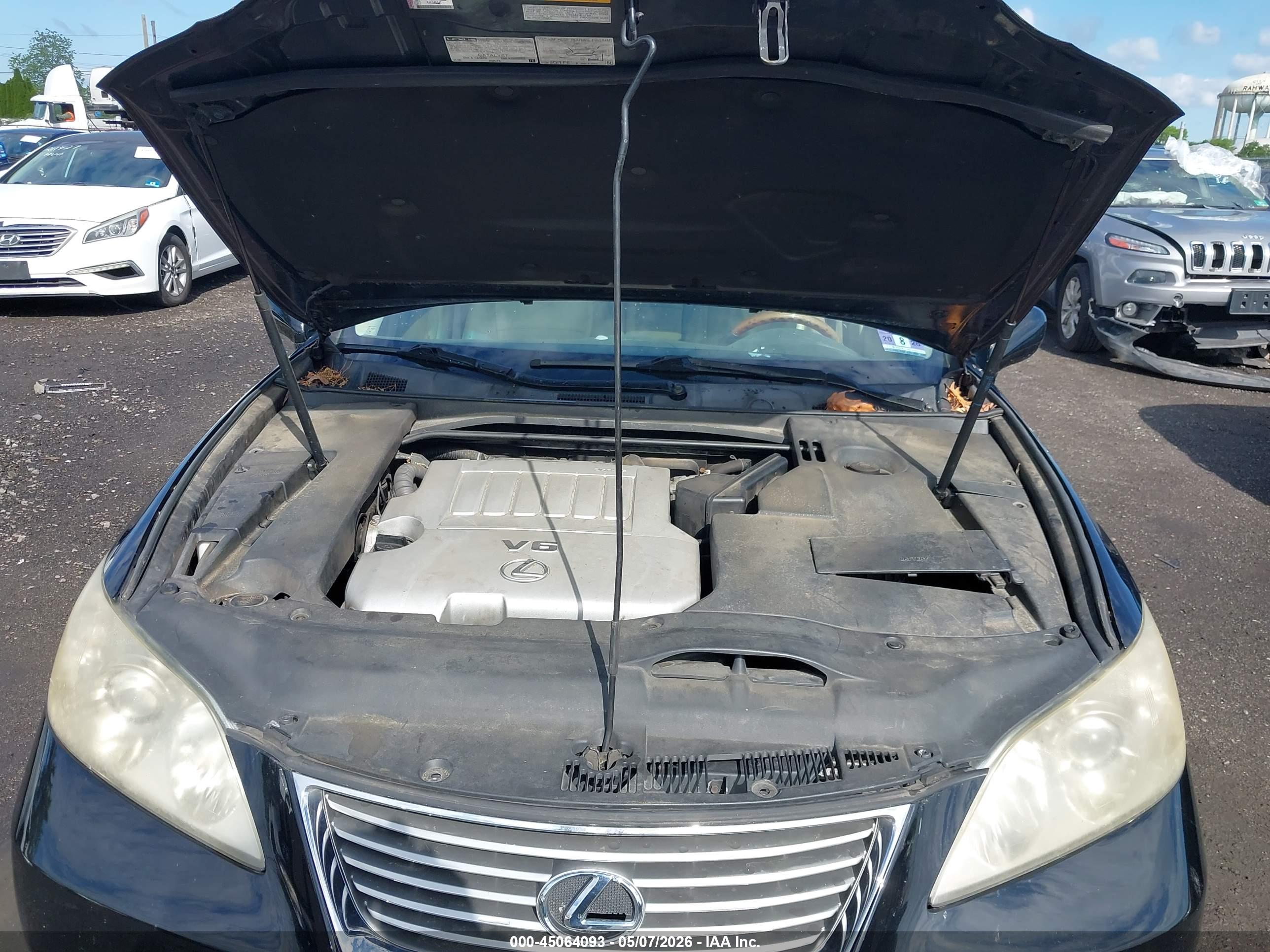 LEXUS ES image 10