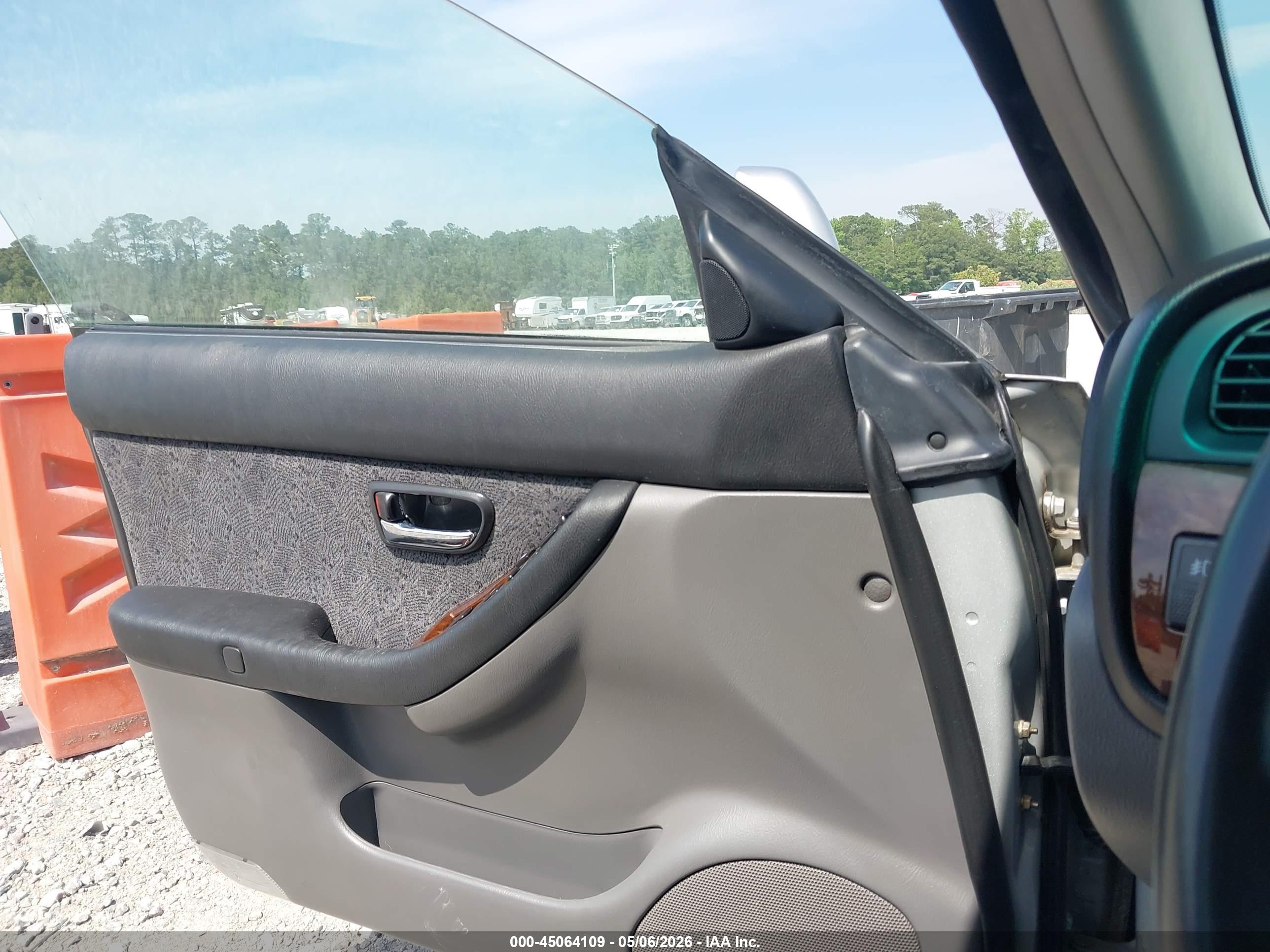 SUBARU LEGACY image 6