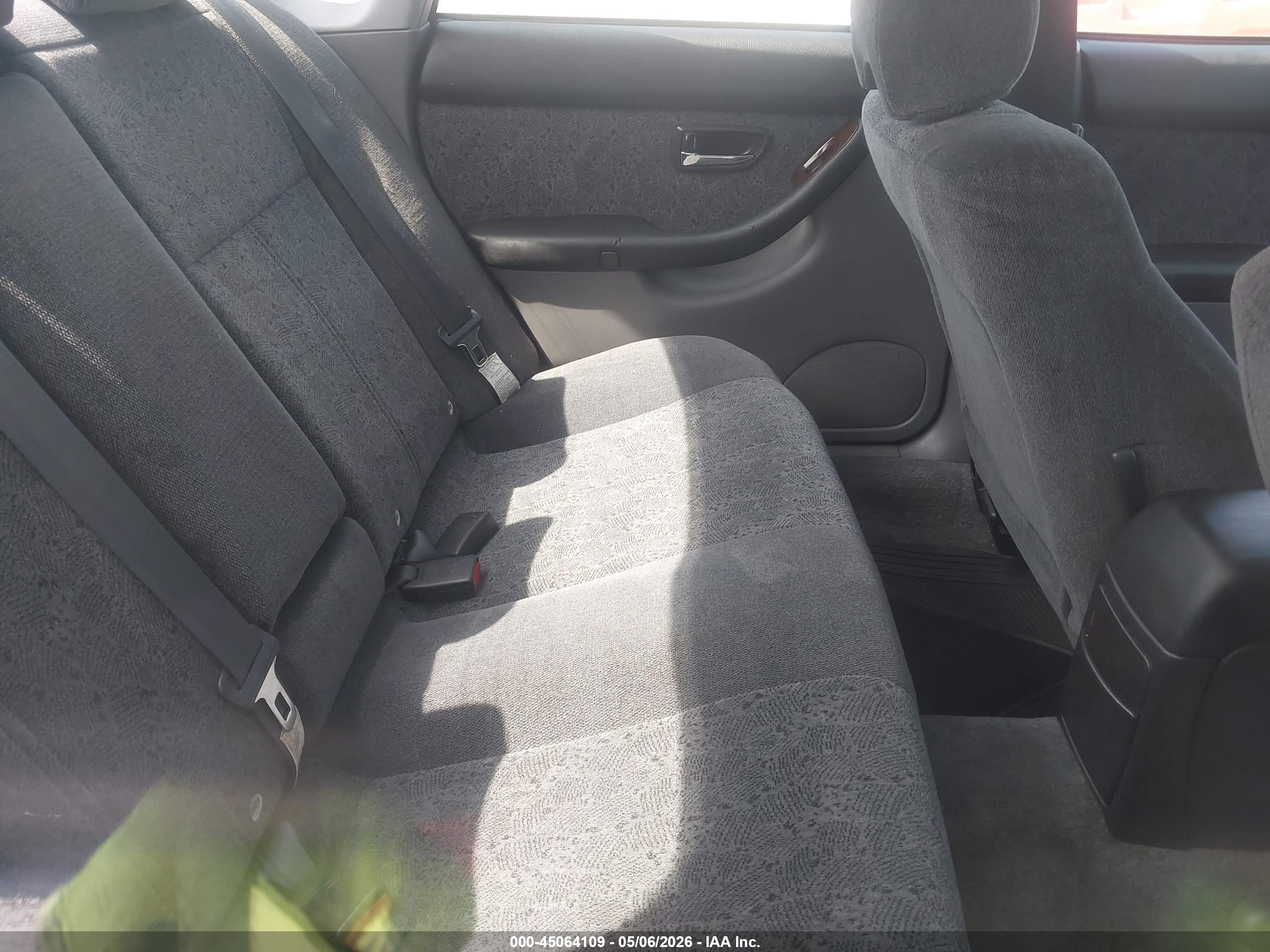 SUBARU LEGACY image 8
