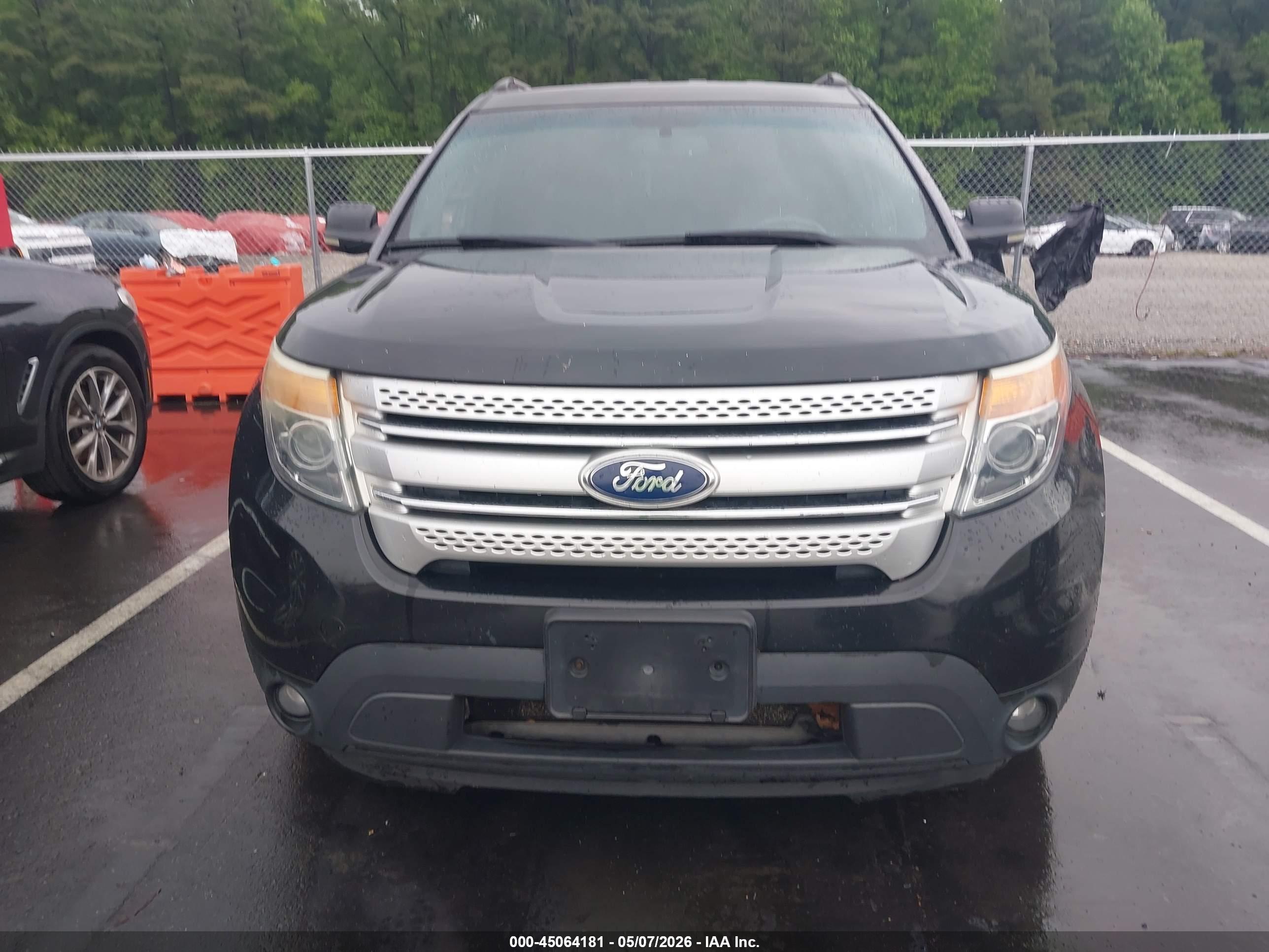 FORD EXPLORER image 6