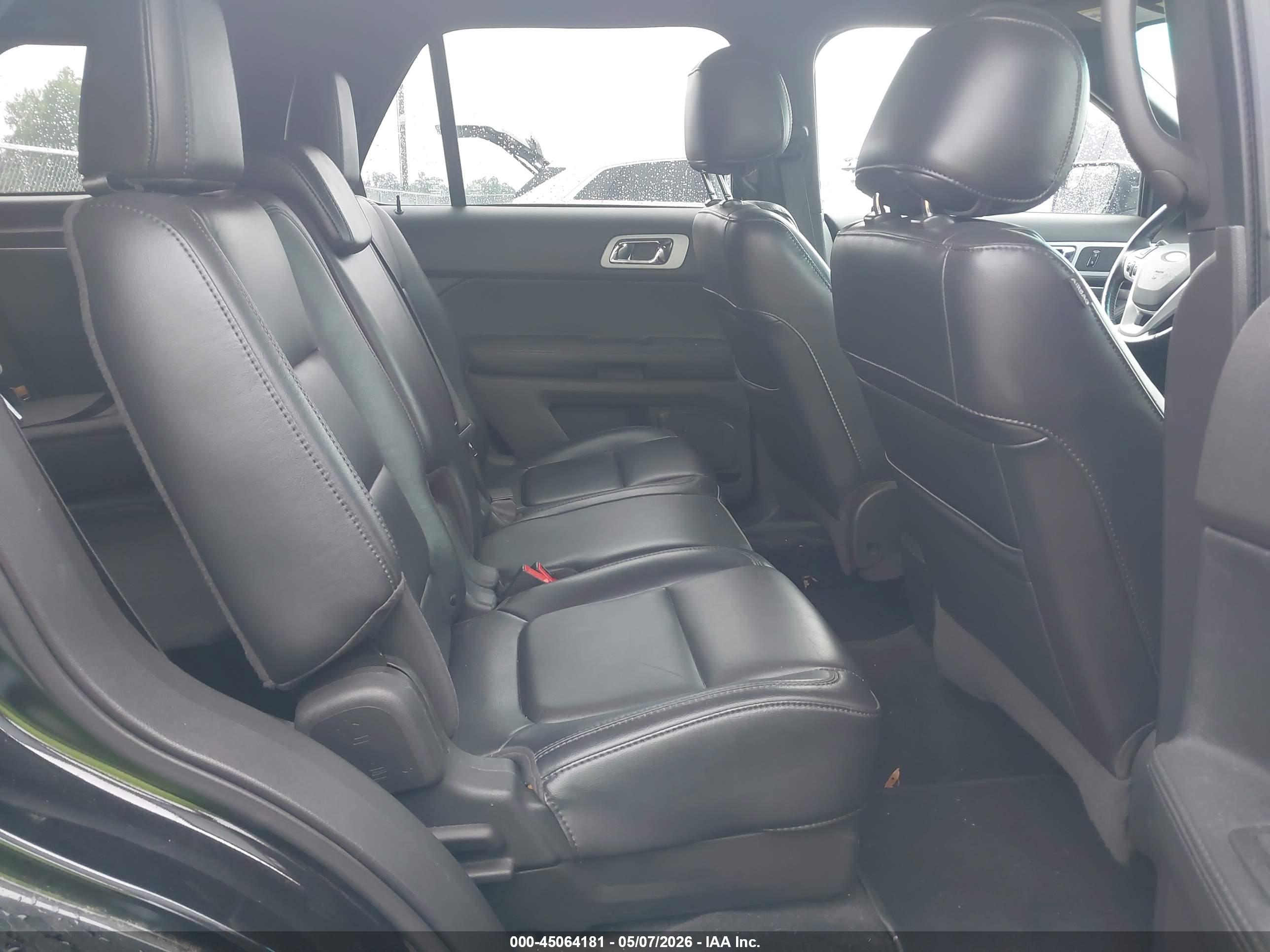 FORD EXPLORER image 8
