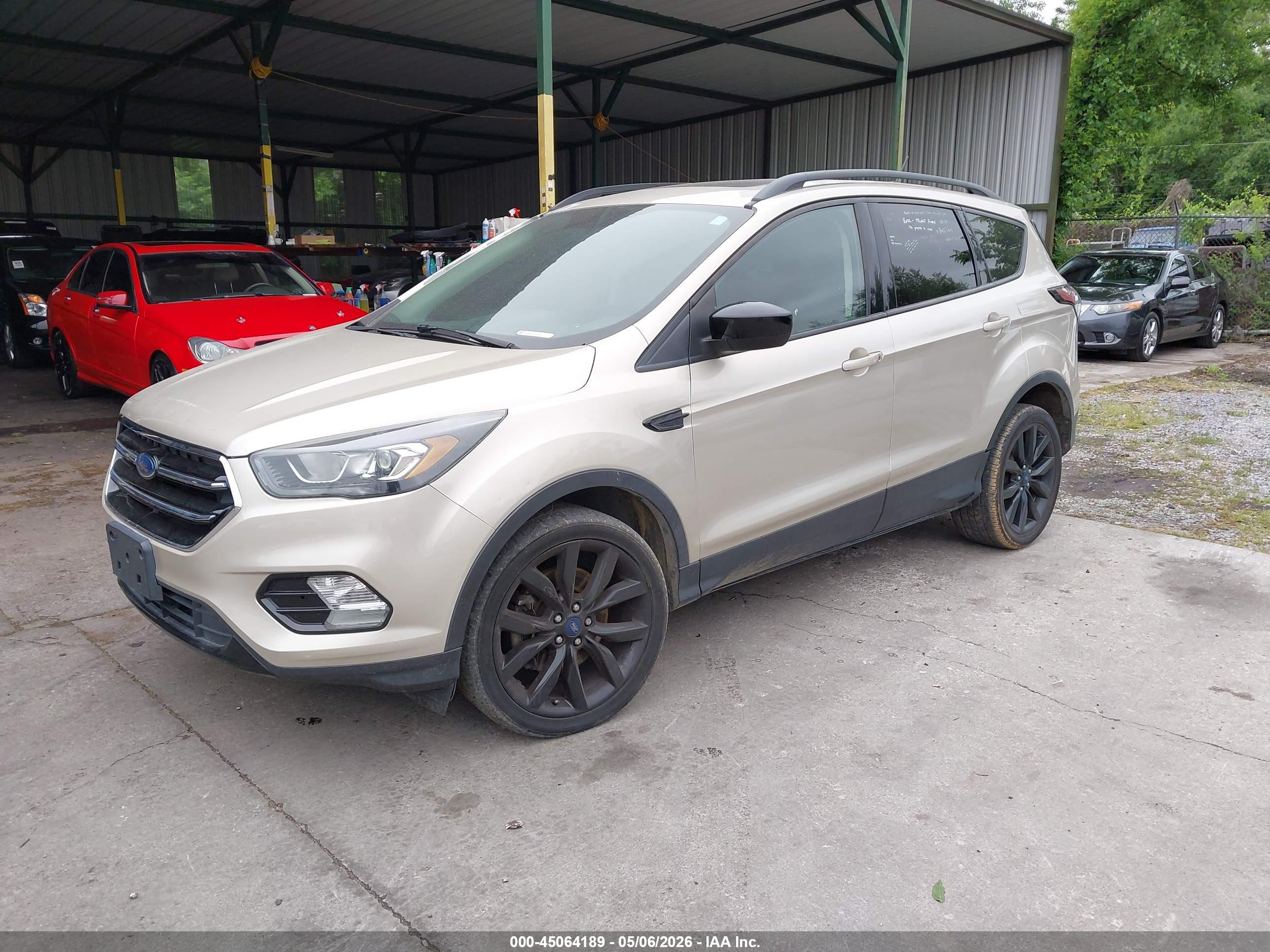 FORD ESCAPE image 2
