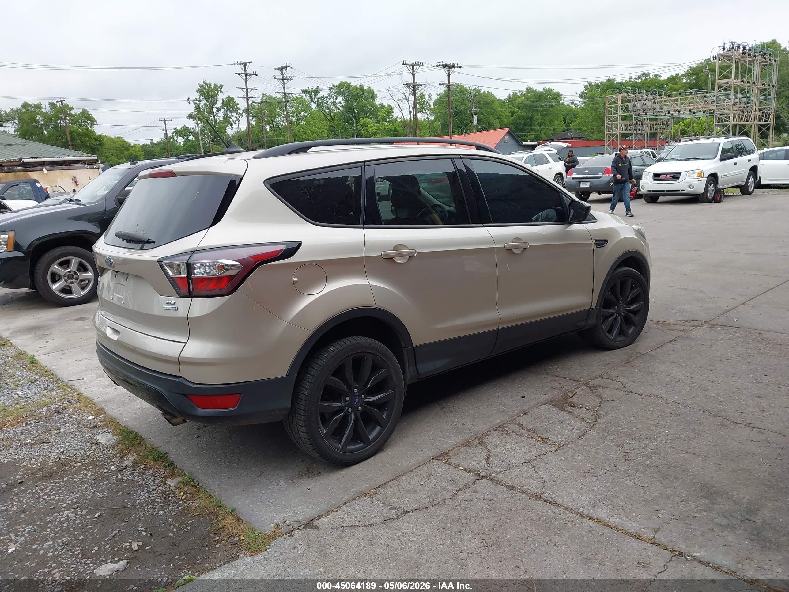 FORD ESCAPE image 4