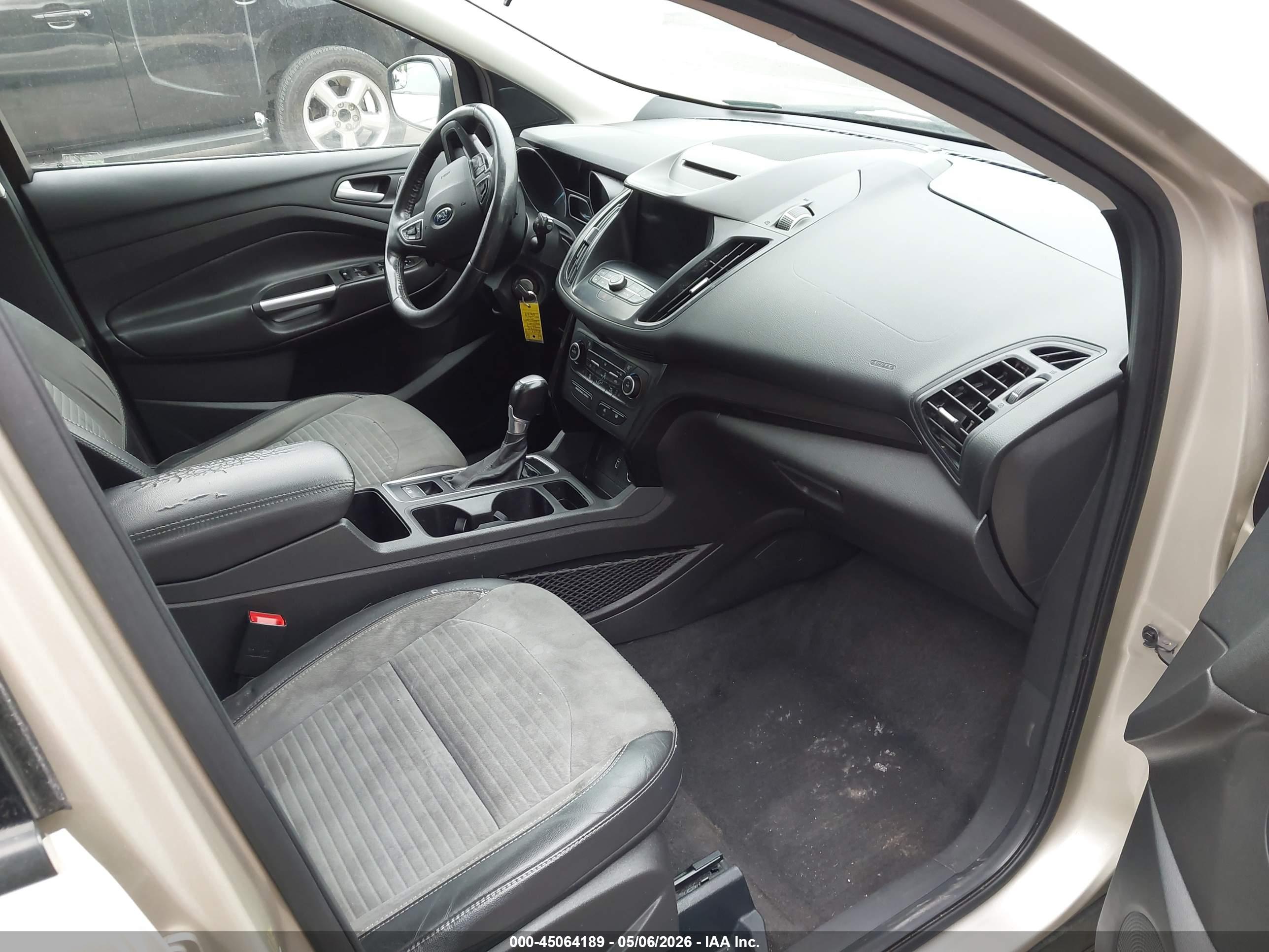 FORD ESCAPE image 5