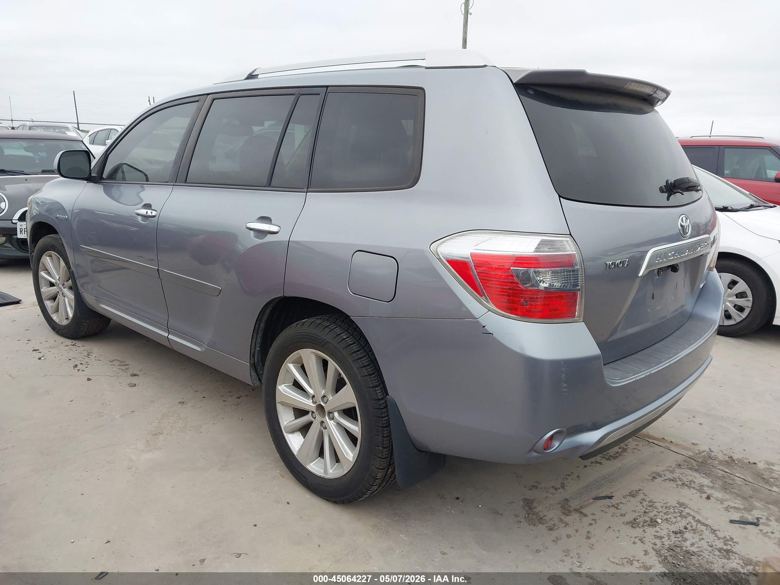 TOYOTA HIGHLANDER image 3
