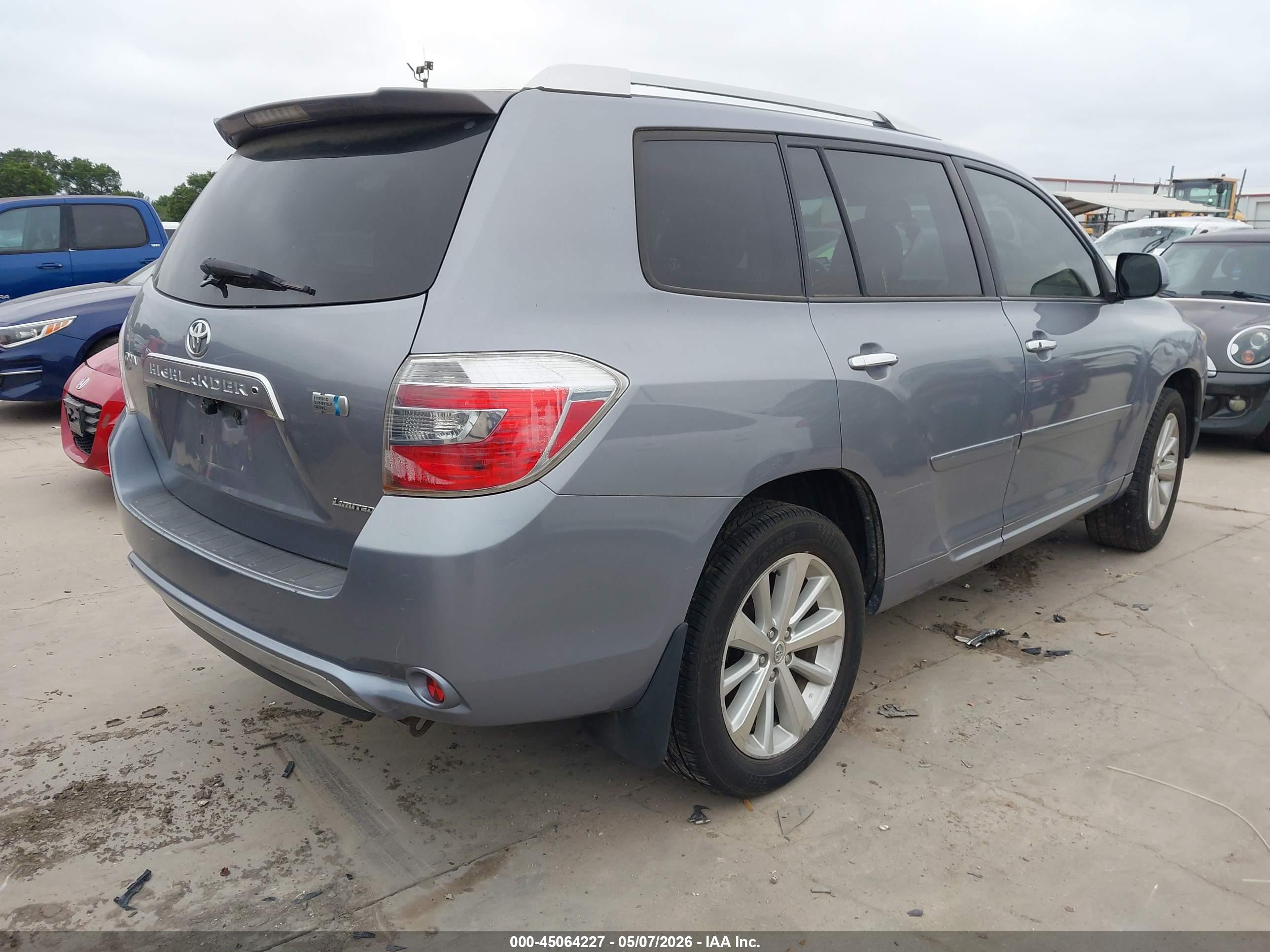 TOYOTA HIGHLANDER image 4