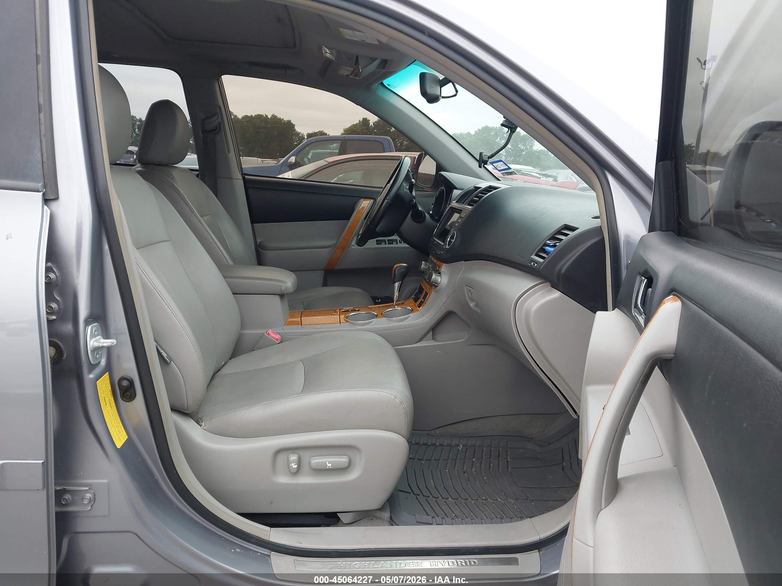 TOYOTA HIGHLANDER image 5