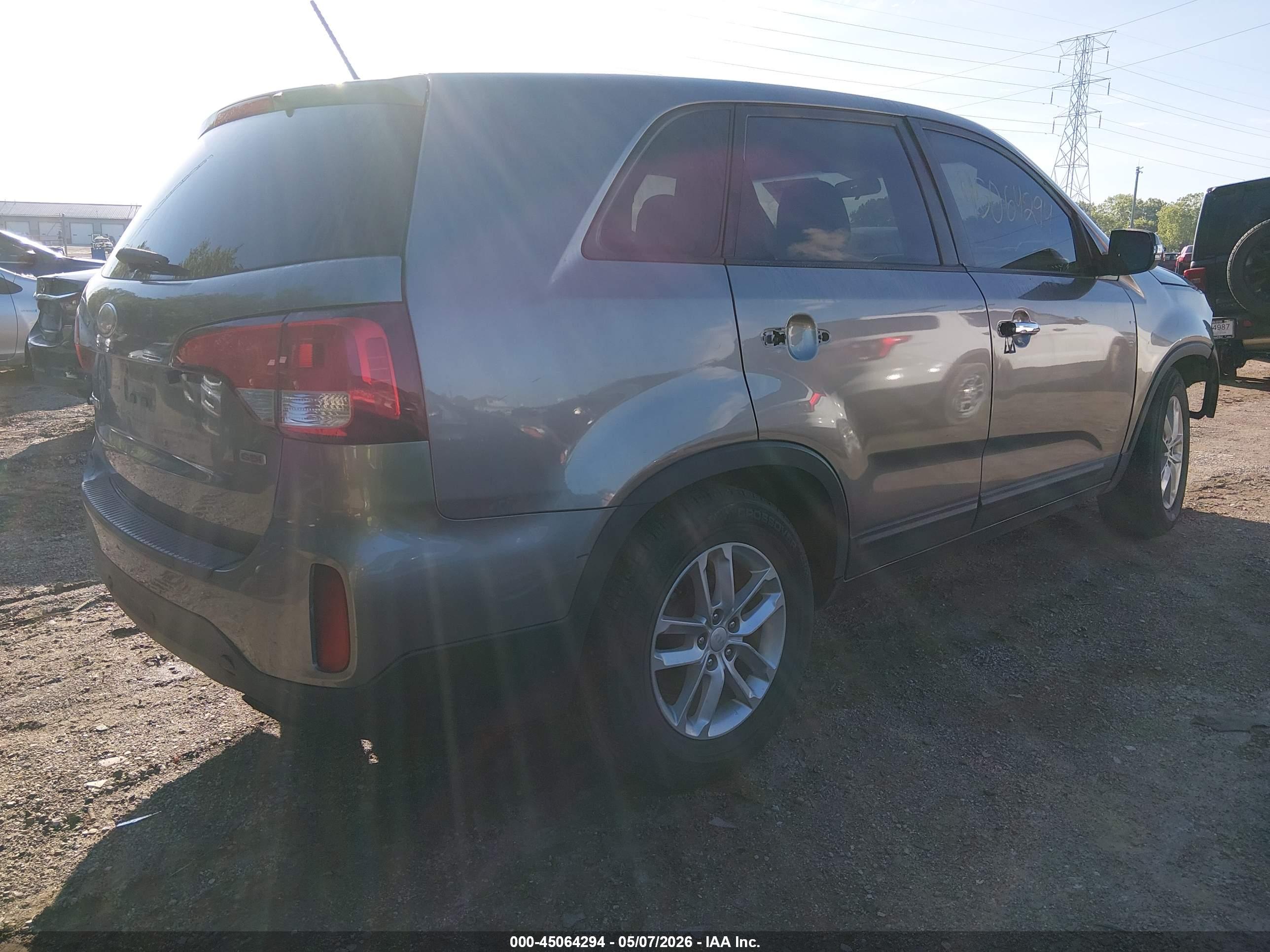 KIA SORENTO image 4