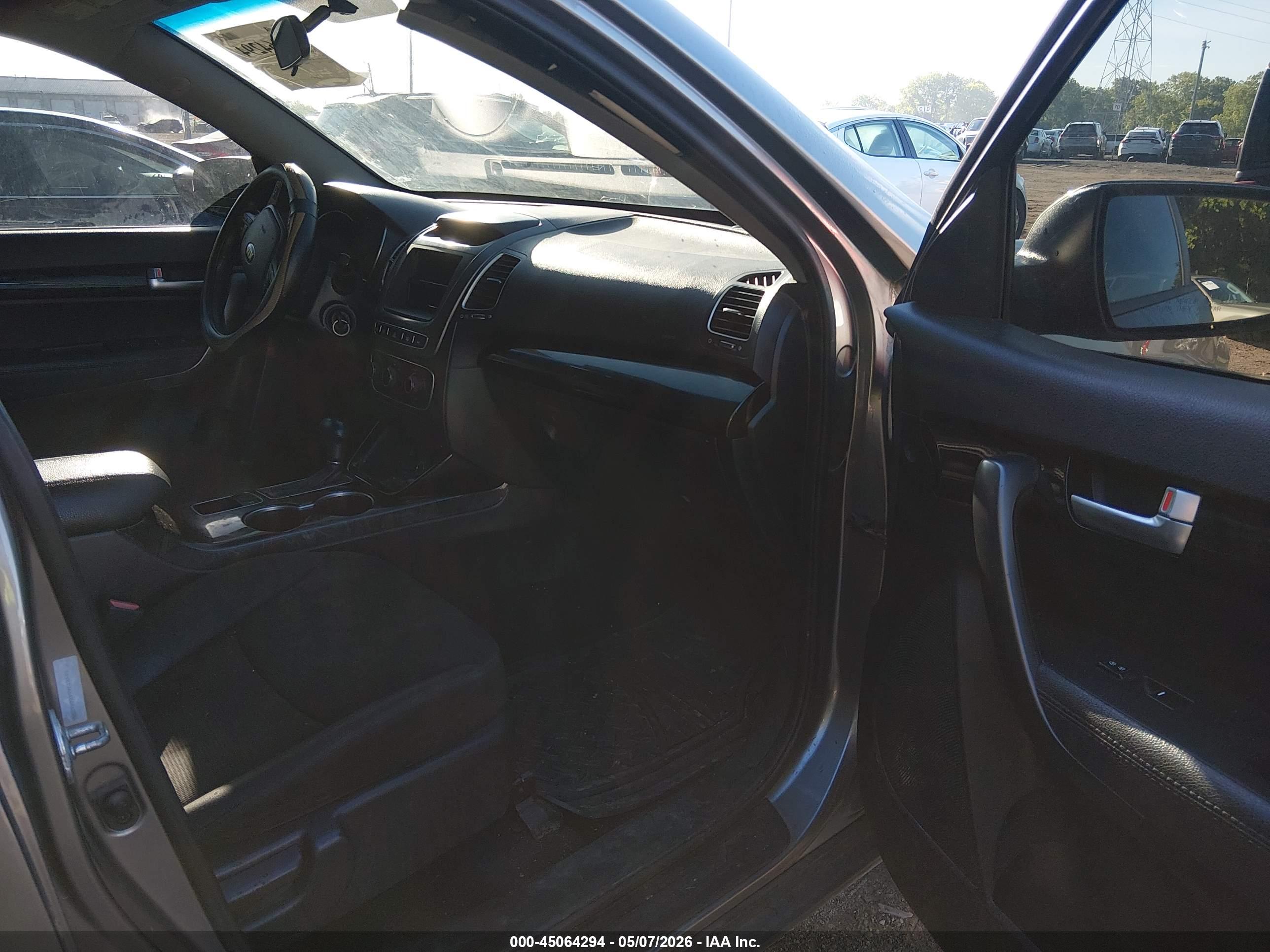 KIA SORENTO image 5