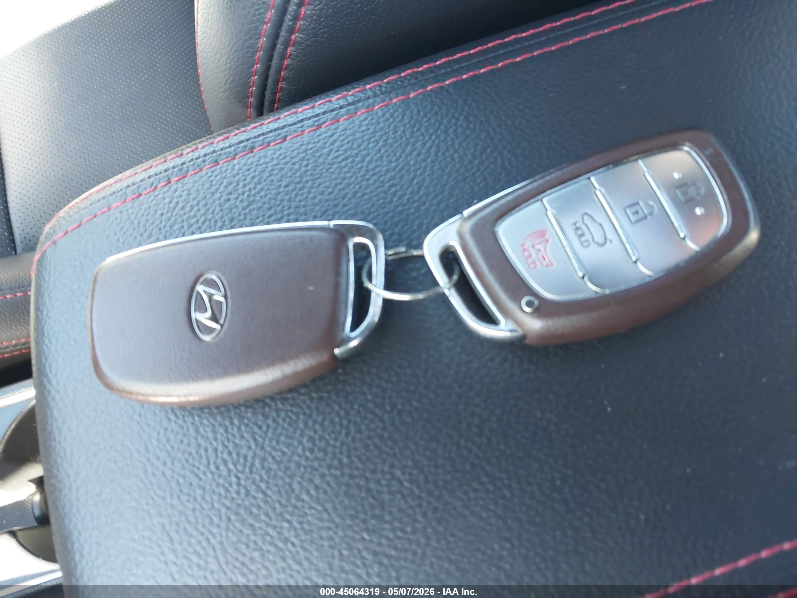 HYUNDAI ELANTRA image 11