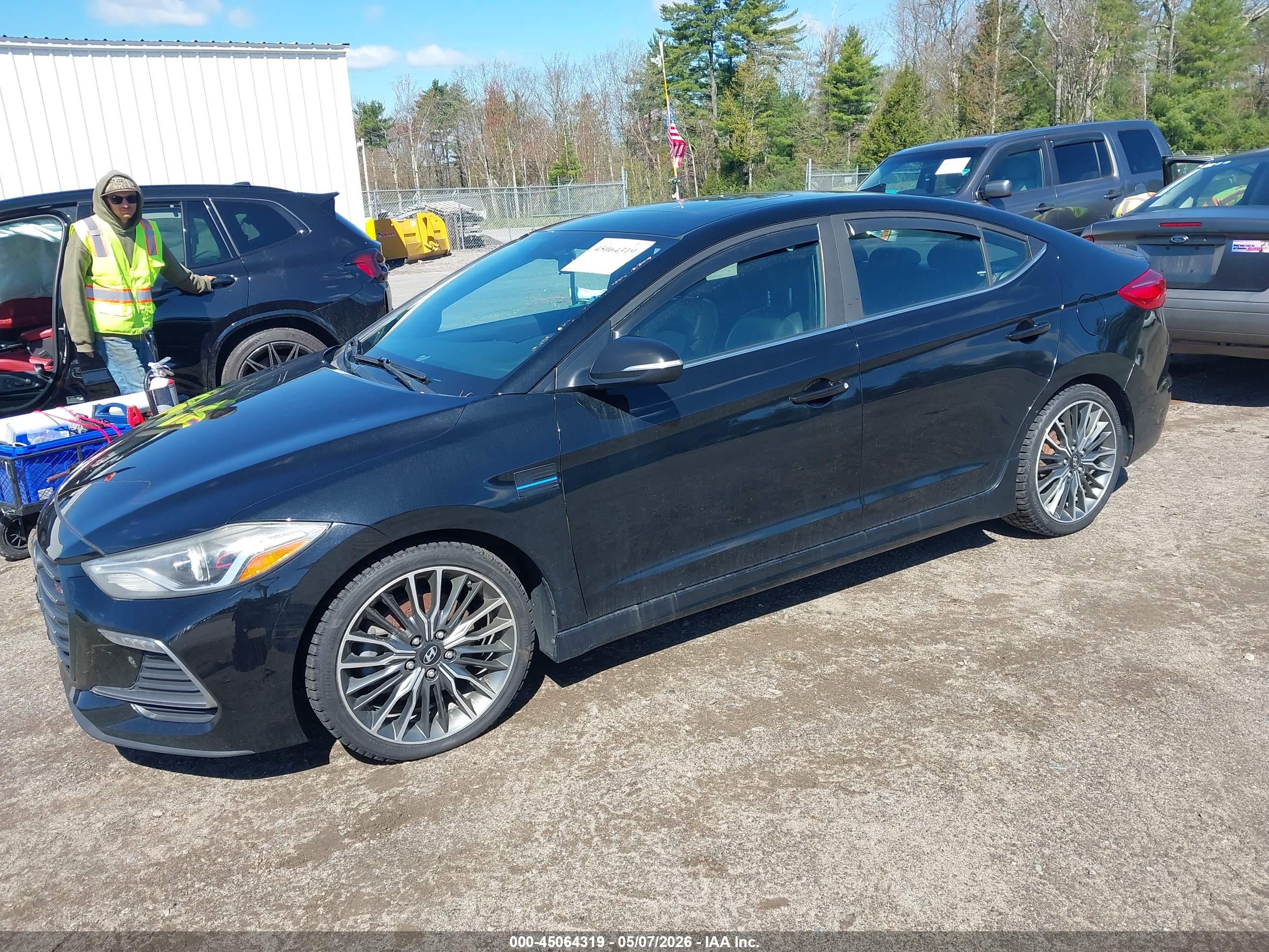 HYUNDAI ELANTRA image 2