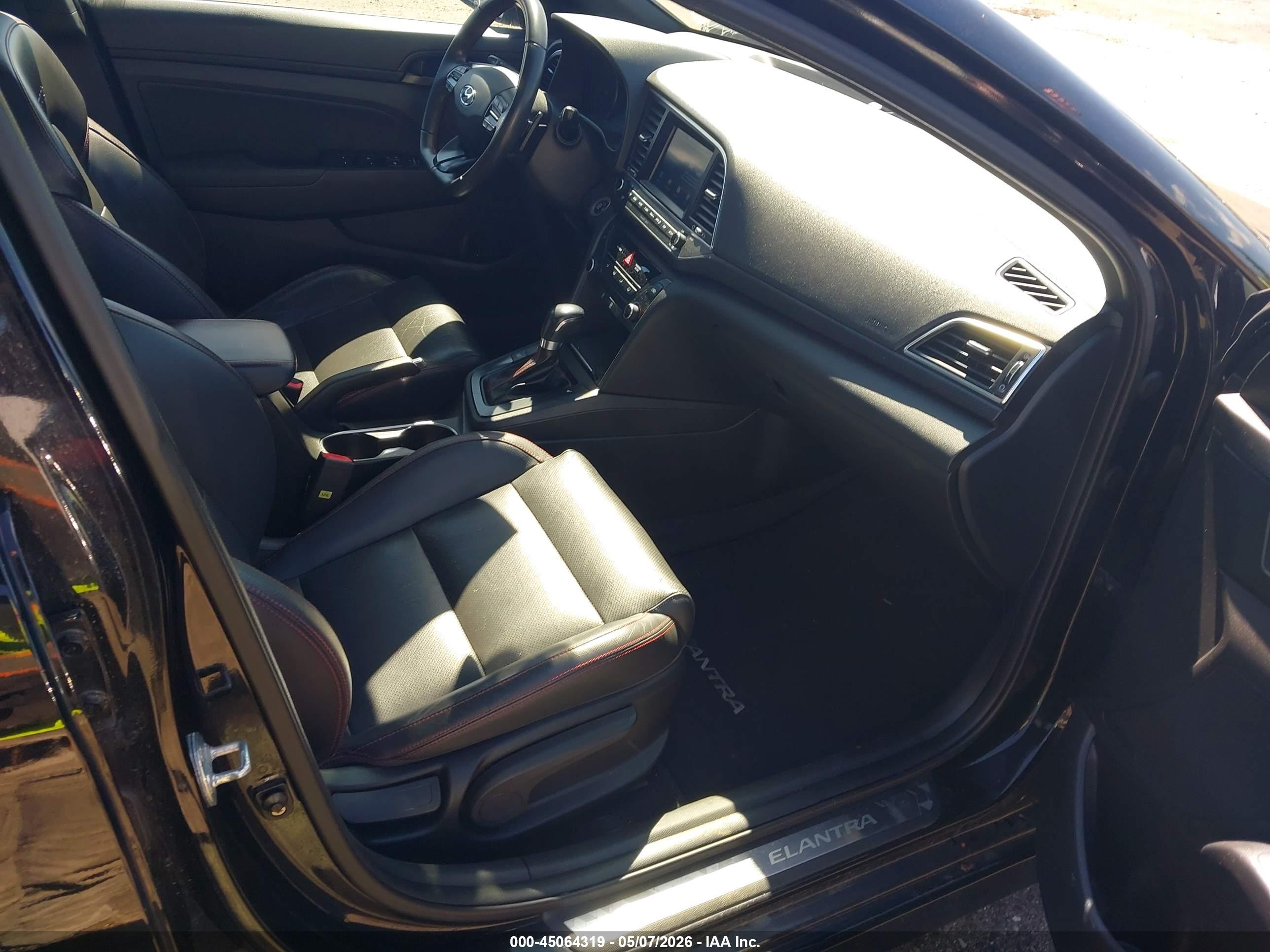 HYUNDAI ELANTRA image 5