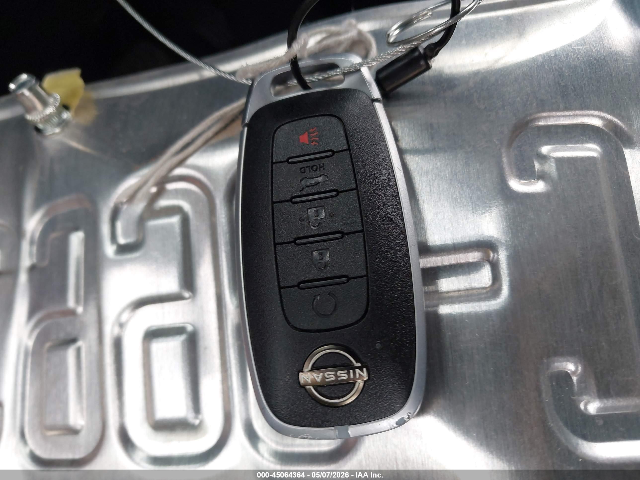 NISSAN ROGUE image 11