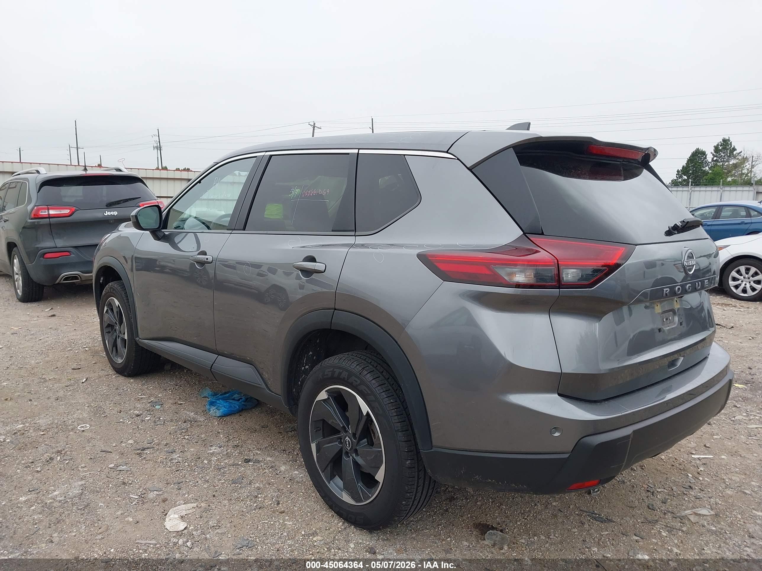 NISSAN ROGUE image 3