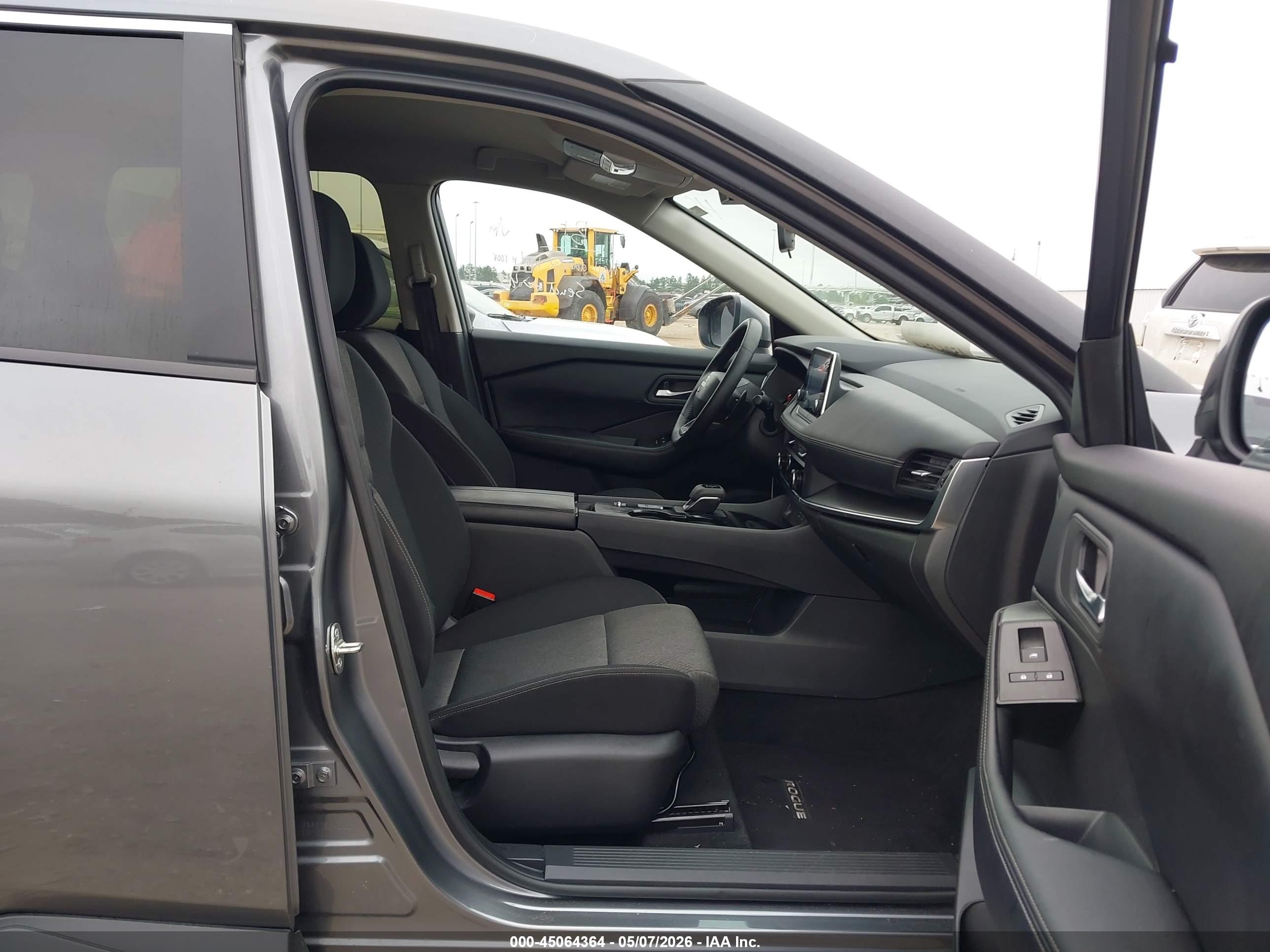 NISSAN ROGUE image 5
