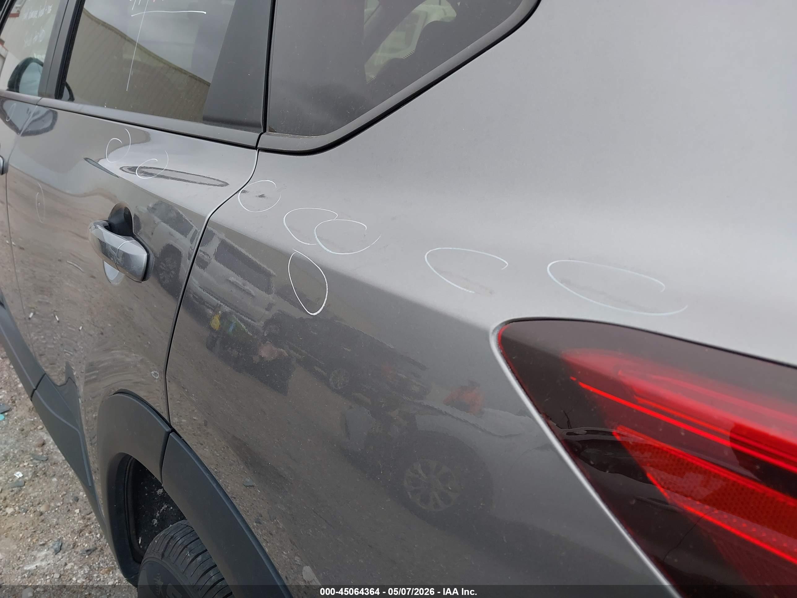 NISSAN ROGUE image 6