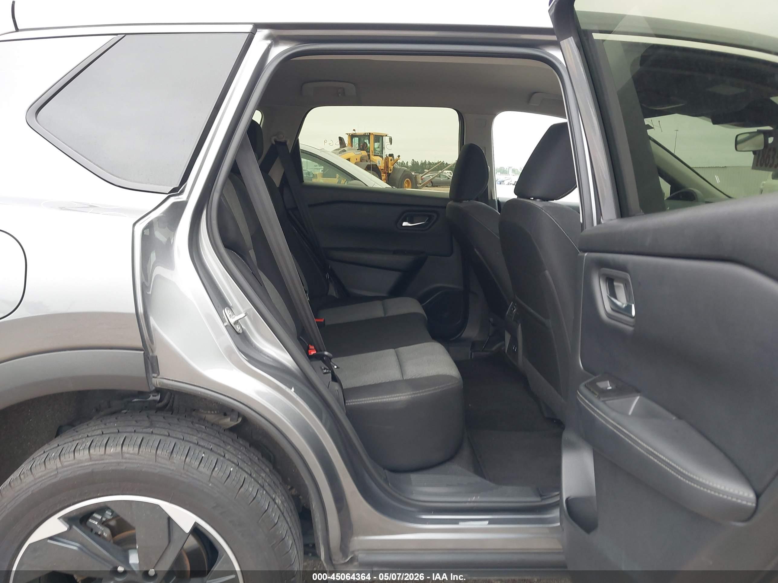 NISSAN ROGUE image 8
