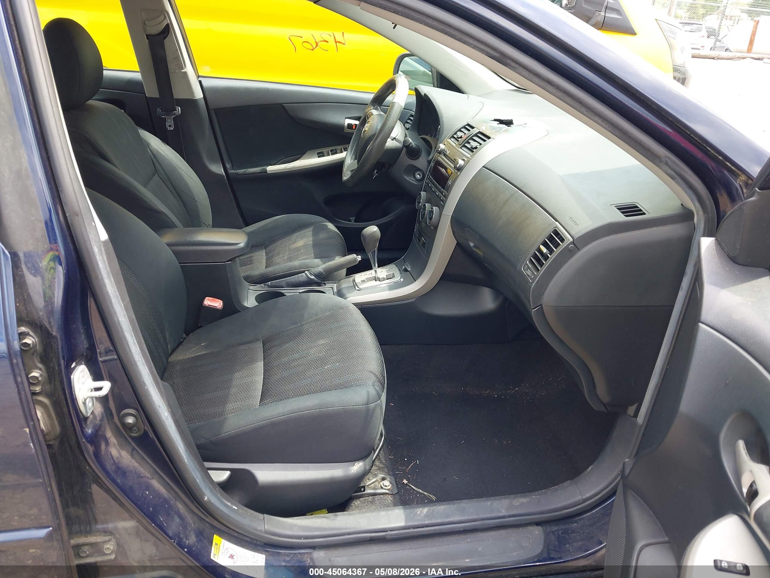 TOYOTA COROLLA image 5