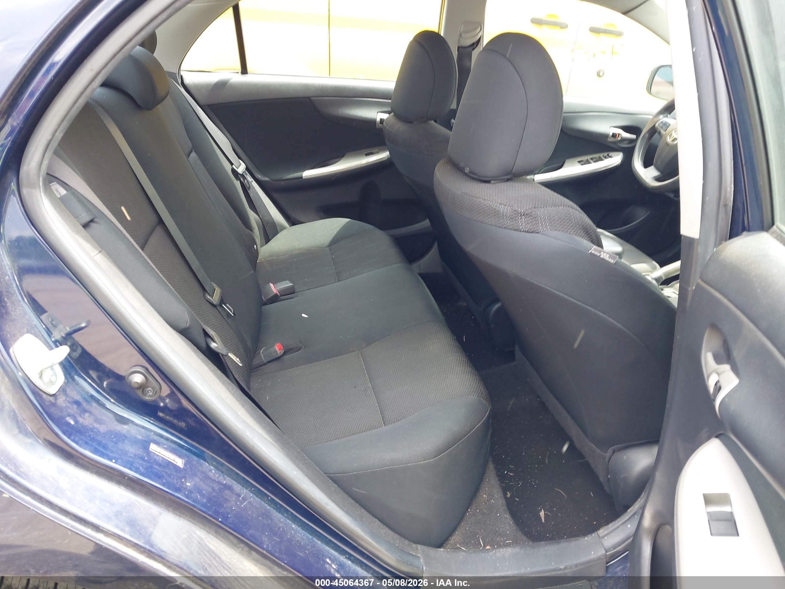 TOYOTA COROLLA image 8