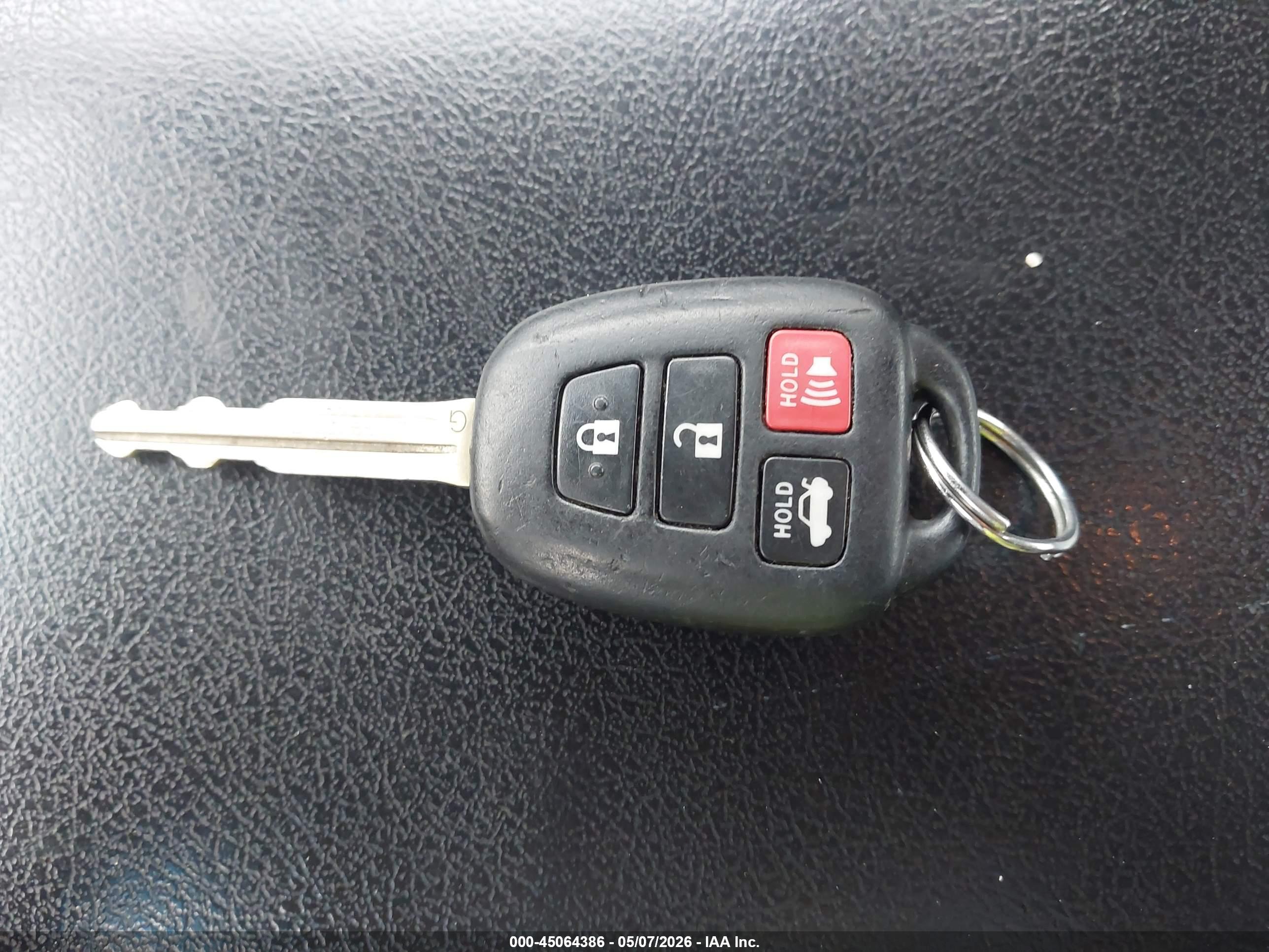 TOYOTA CAMRY image 11