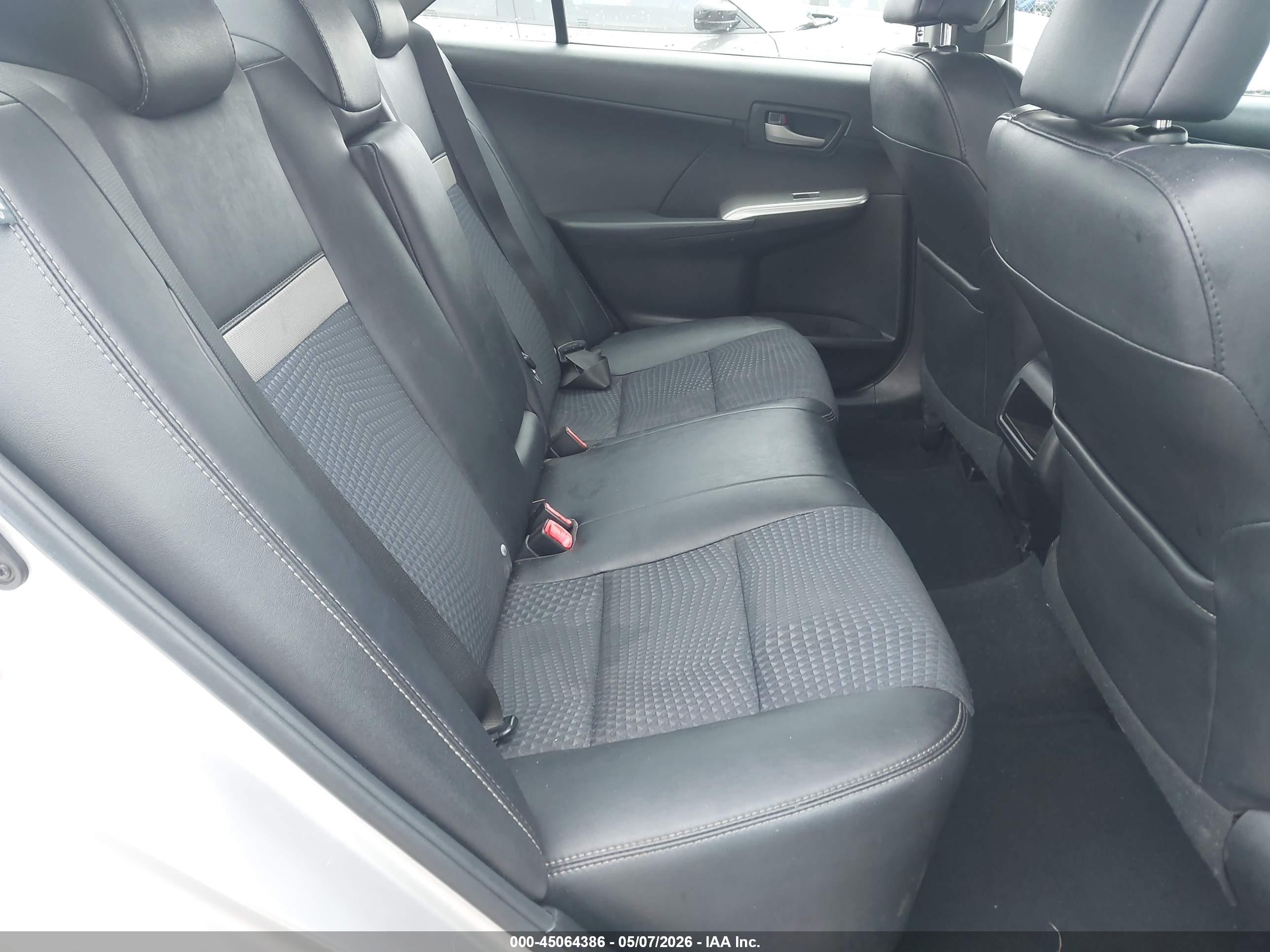 TOYOTA CAMRY image 8