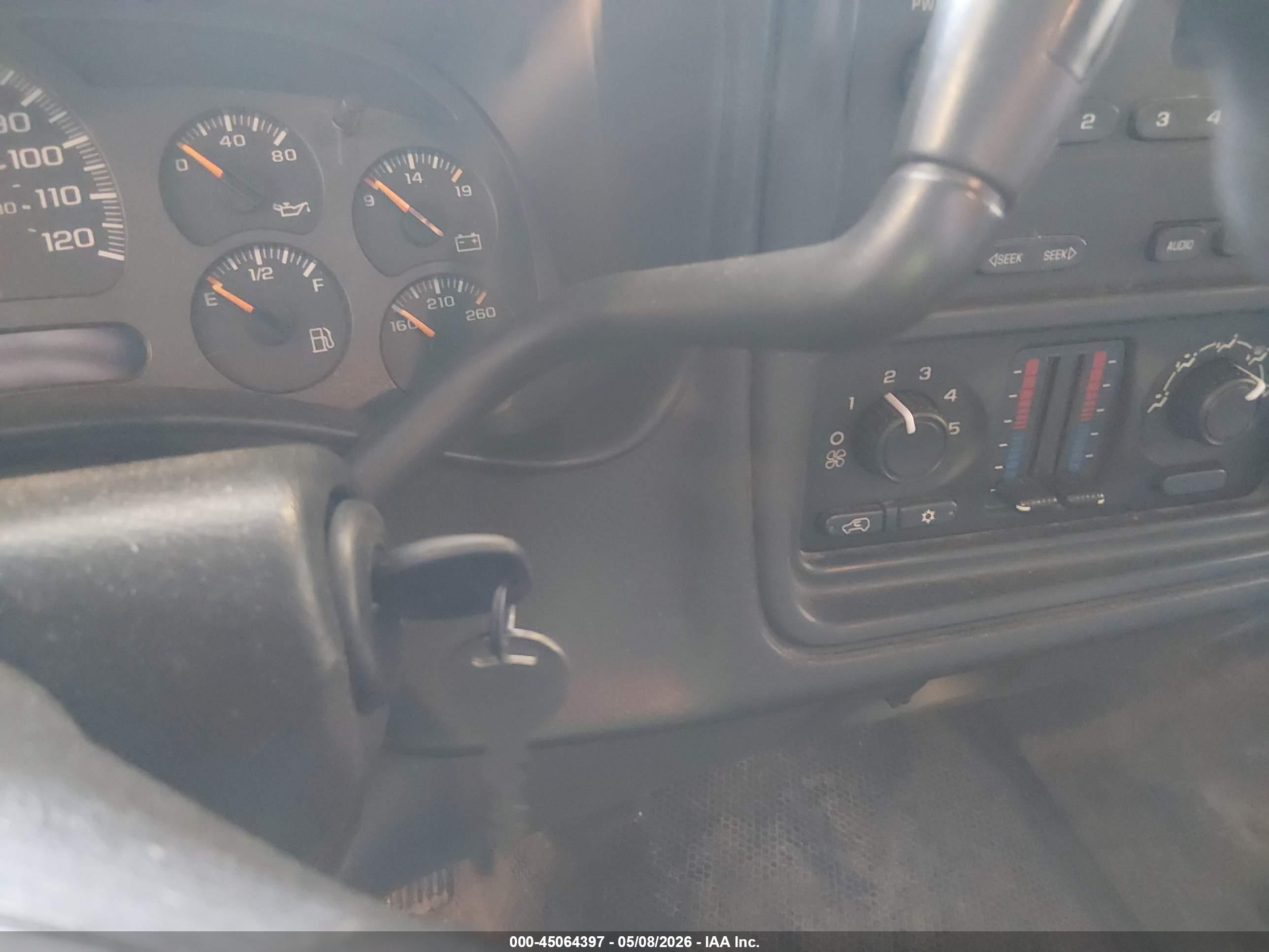 CHEVROLET SILVERADO image 11