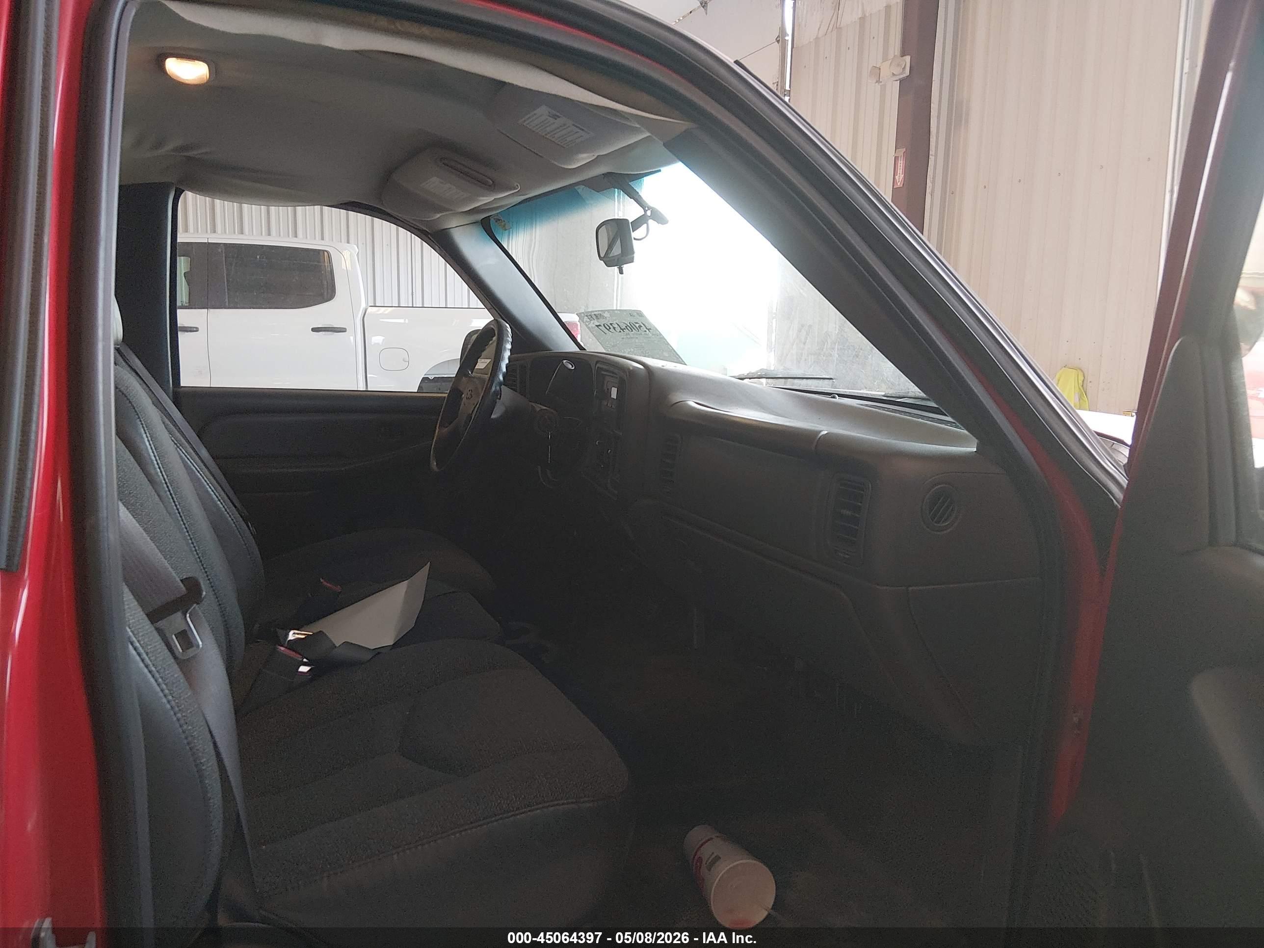 CHEVROLET SILVERADO image 5