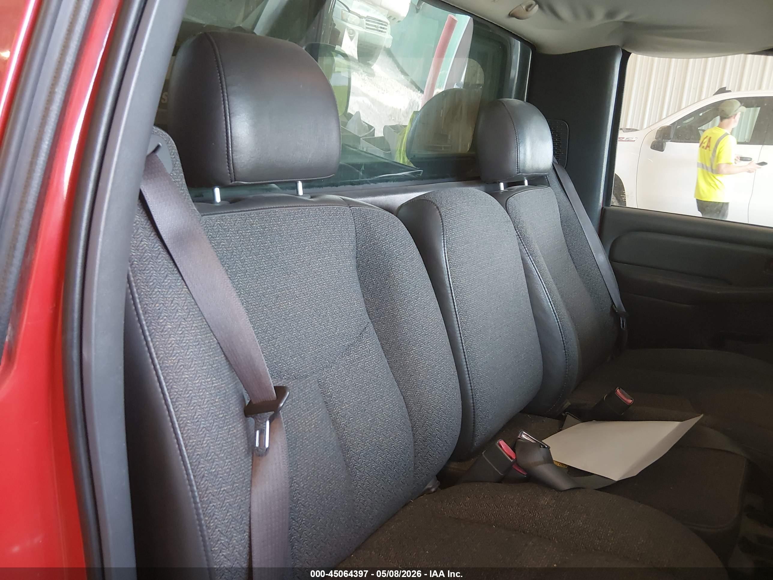 CHEVROLET SILVERADO image 8