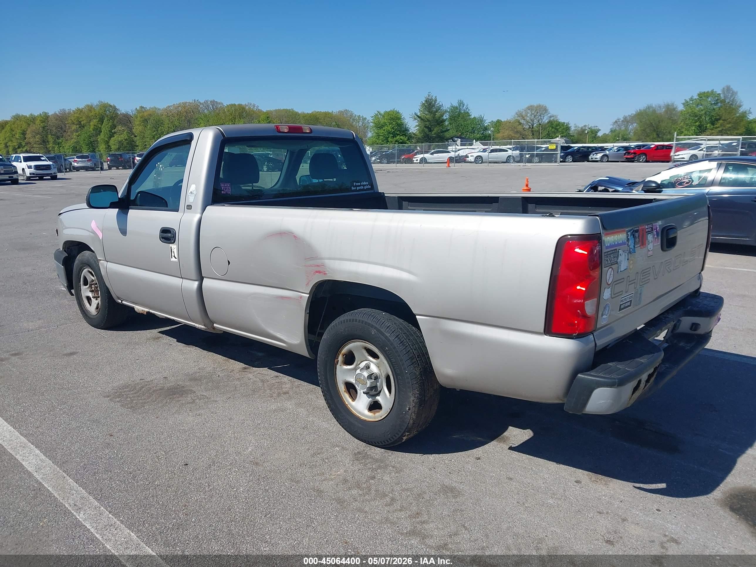 CHEVROLET SILVERADO image 3