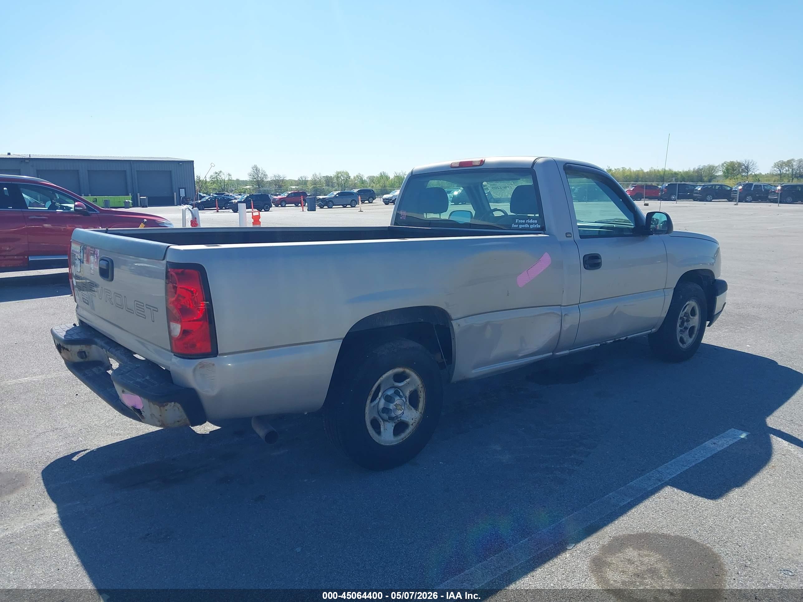 CHEVROLET SILVERADO image 4