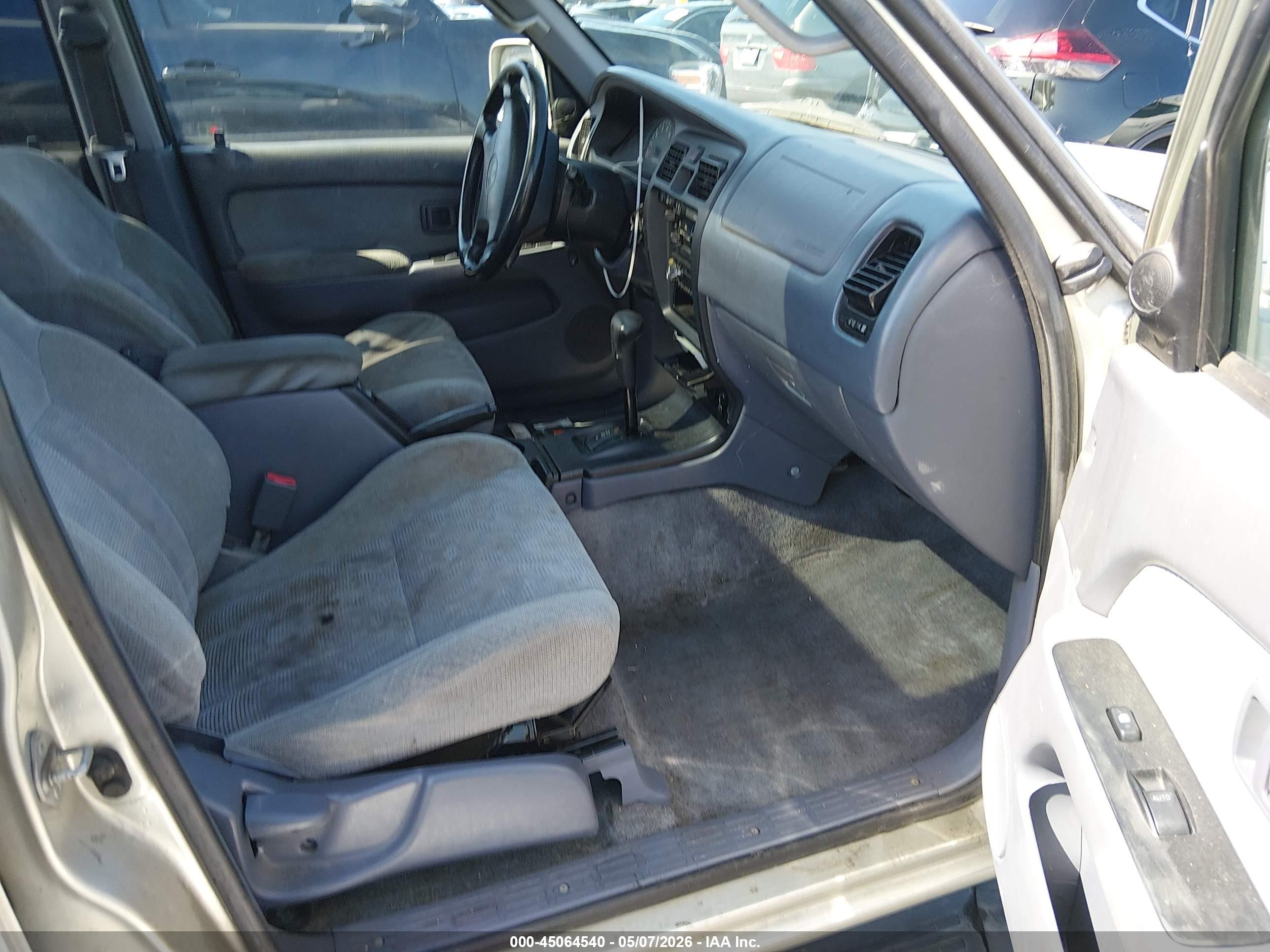 TOYOTA 4RUNNER image 5