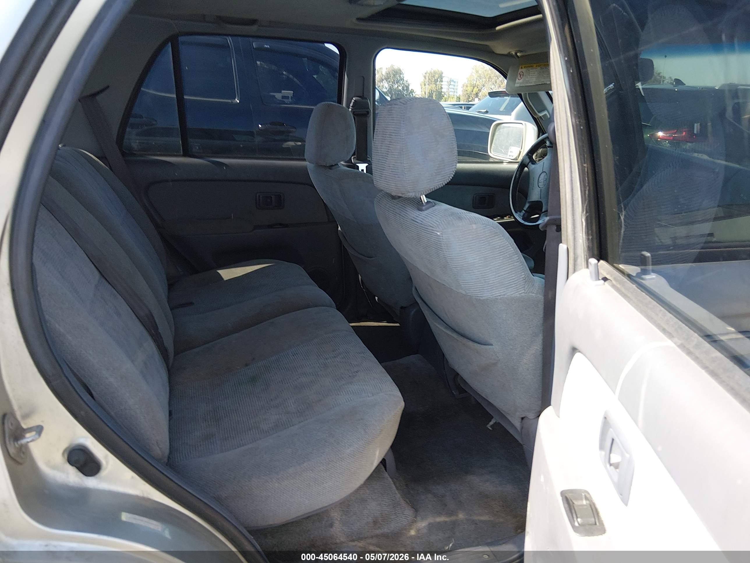 TOYOTA 4RUNNER image 8