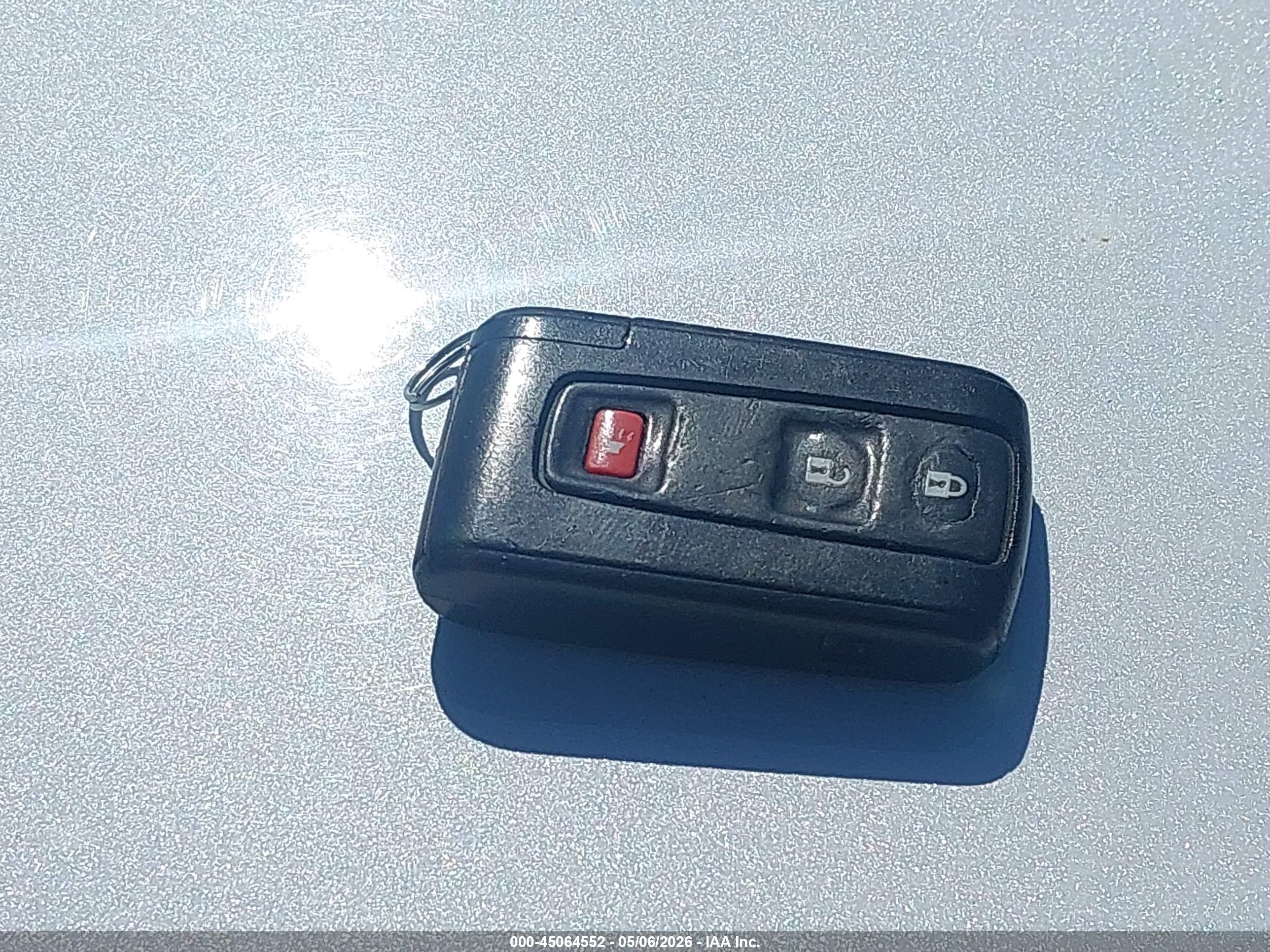 TOYOTA PRIUS image 11