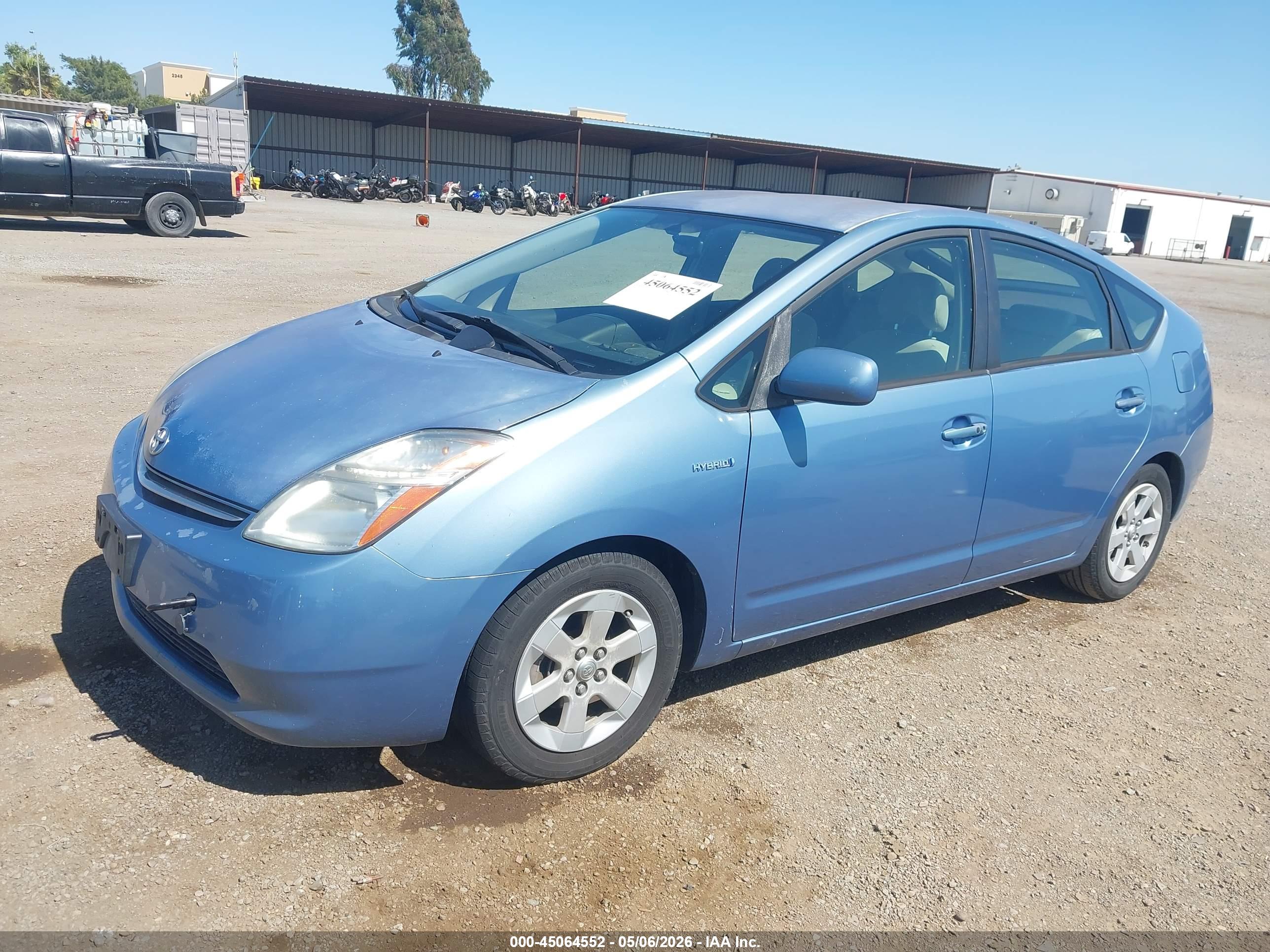 TOYOTA PRIUS image 2