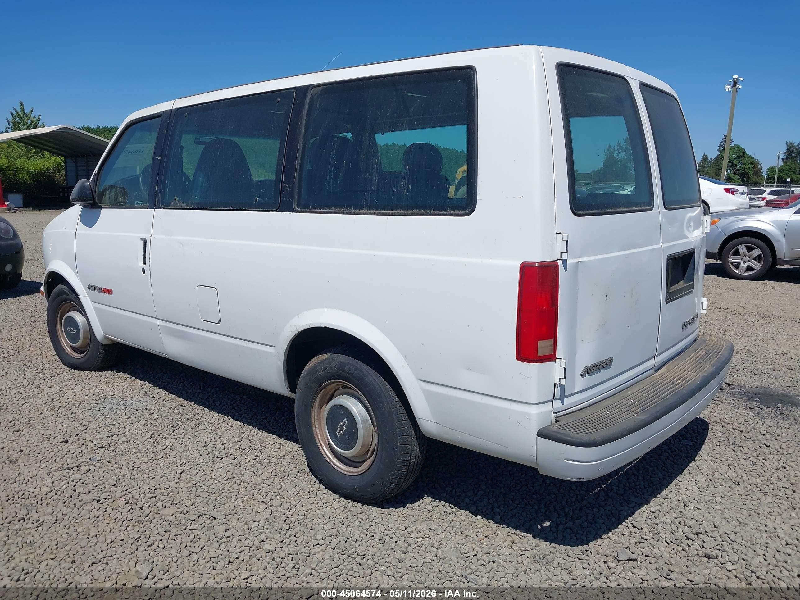 CHEVROLET ASTRO image 3