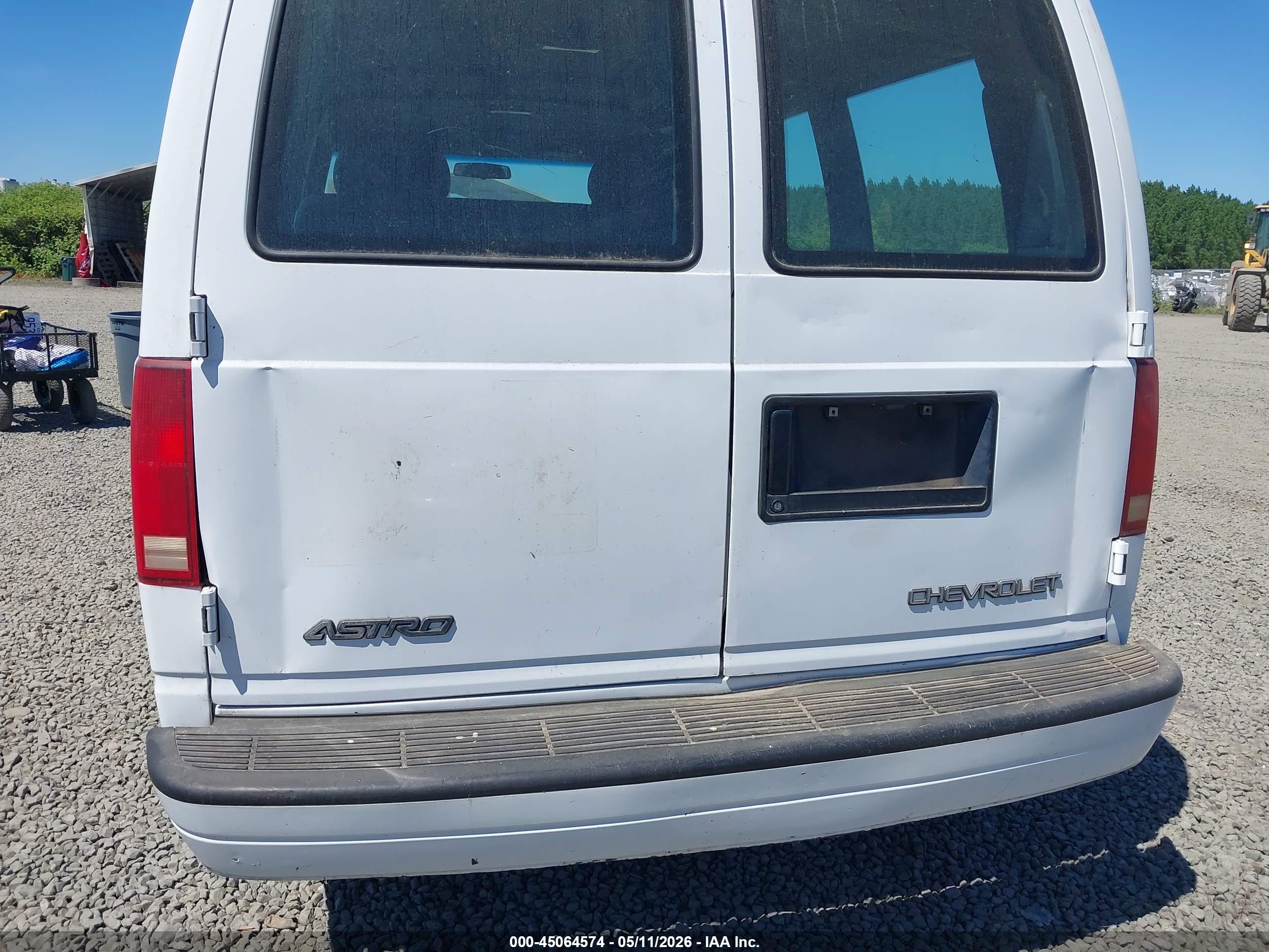CHEVROLET ASTRO image 6