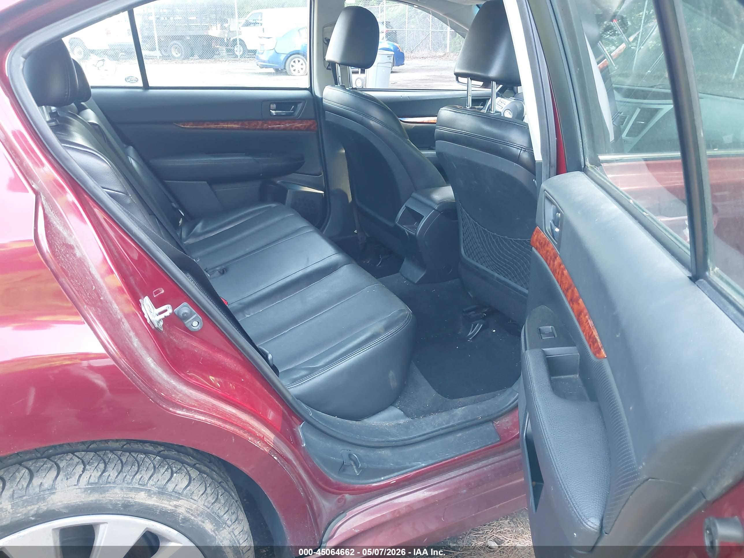 SUBARU LEGACY image 8