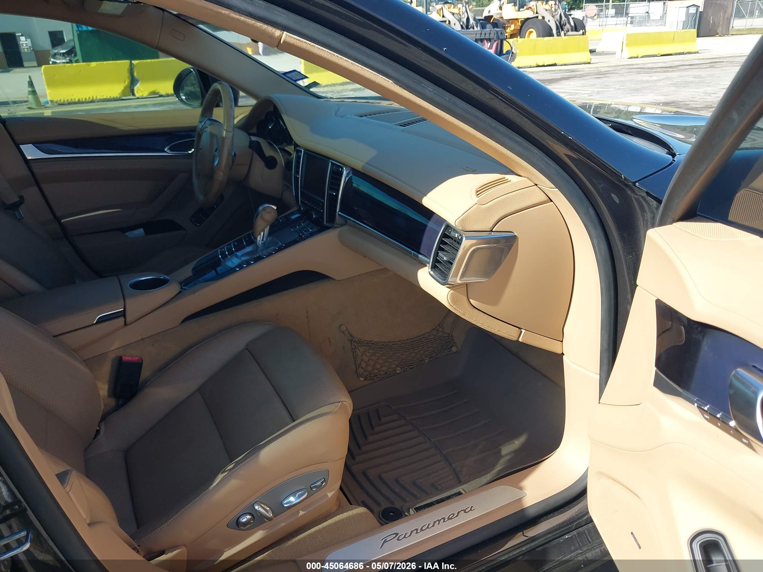 PORSCHE PANAMERA image 5