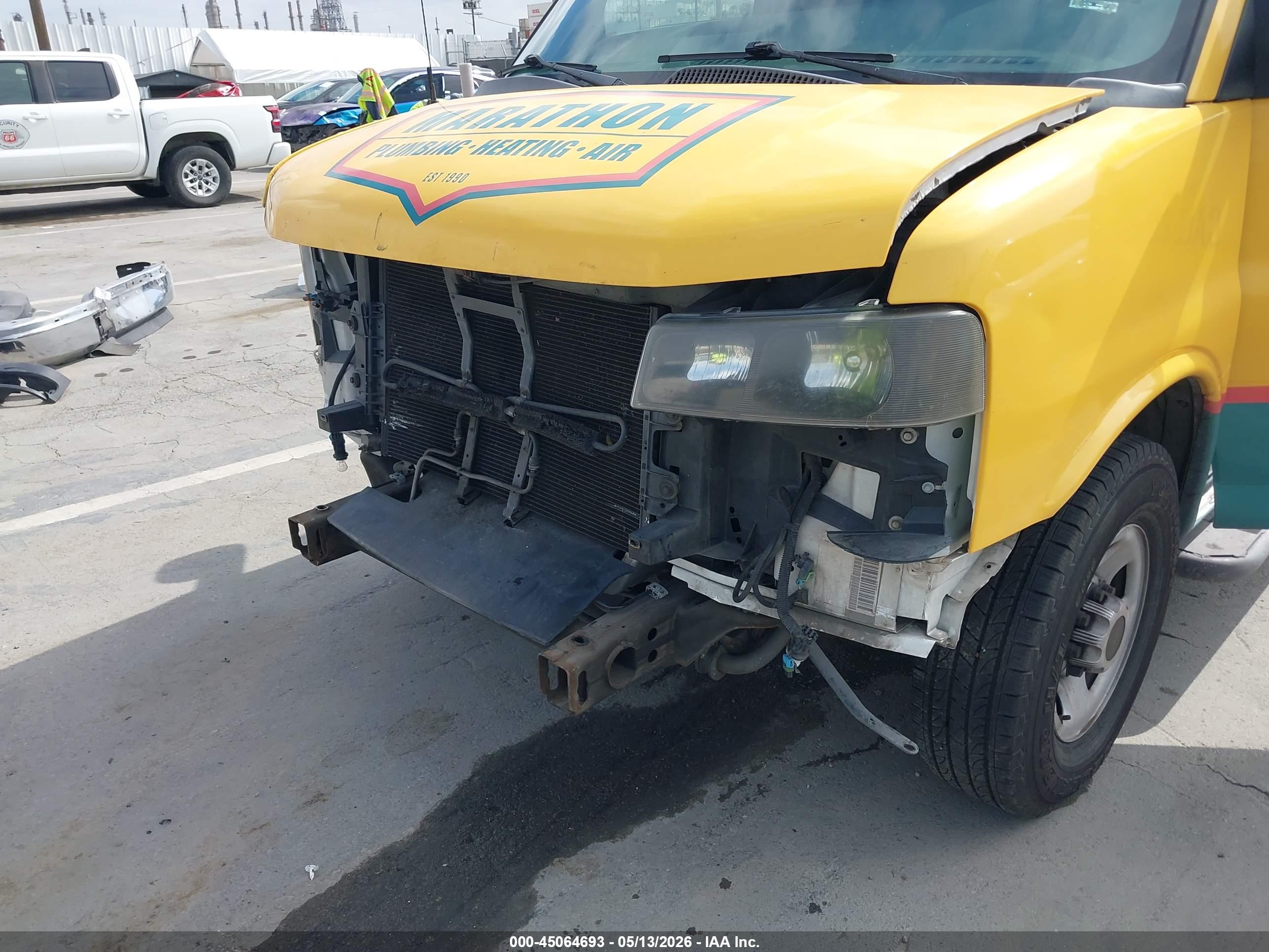 GMC SAVANA image 6