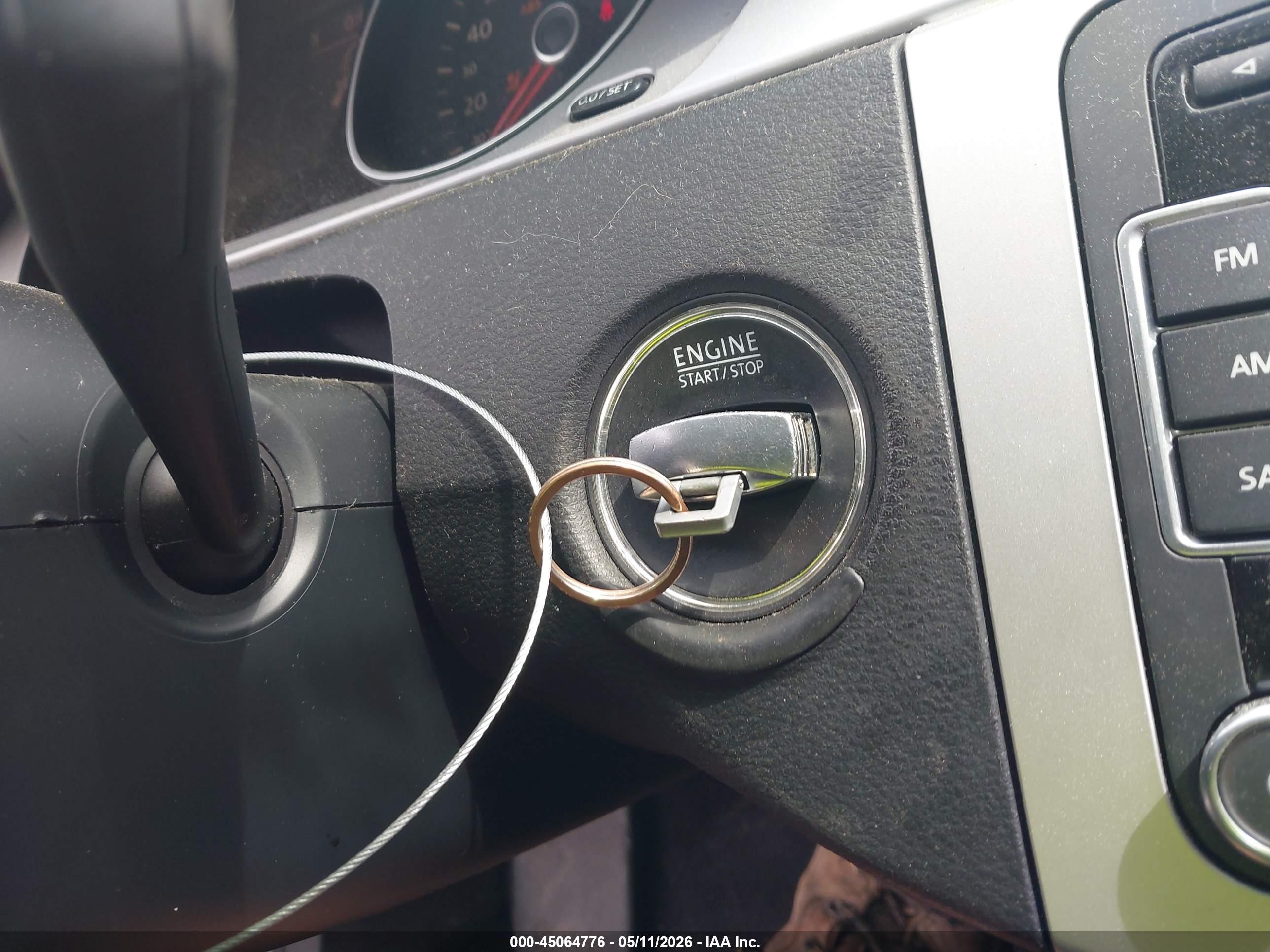 VOLKSWAGEN CC image 11