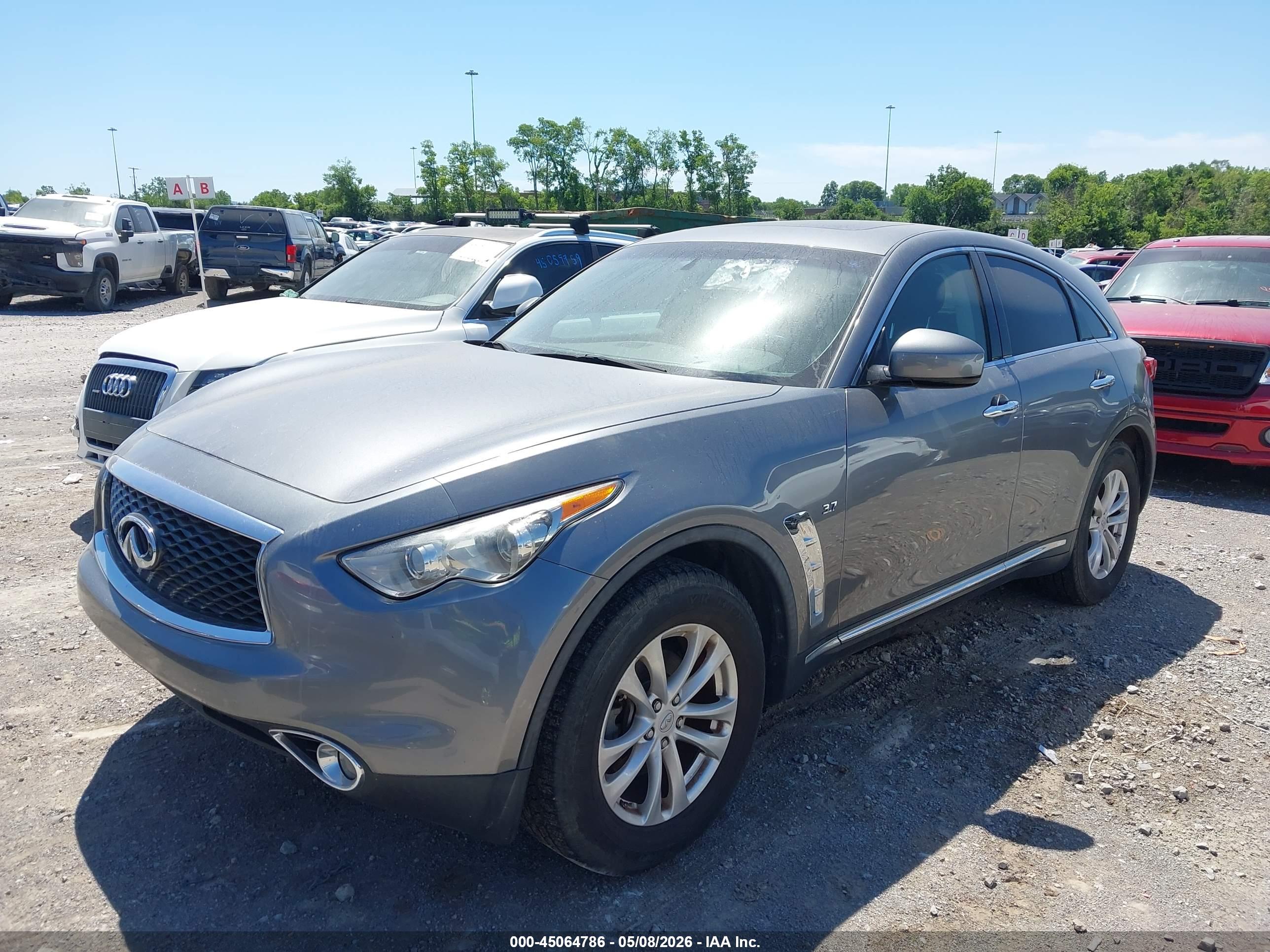 INFINITI QX70 image 6
