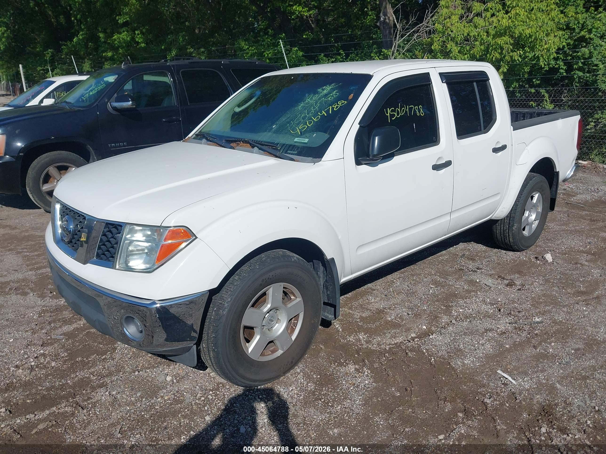 NISSAN FRONTIER image 2