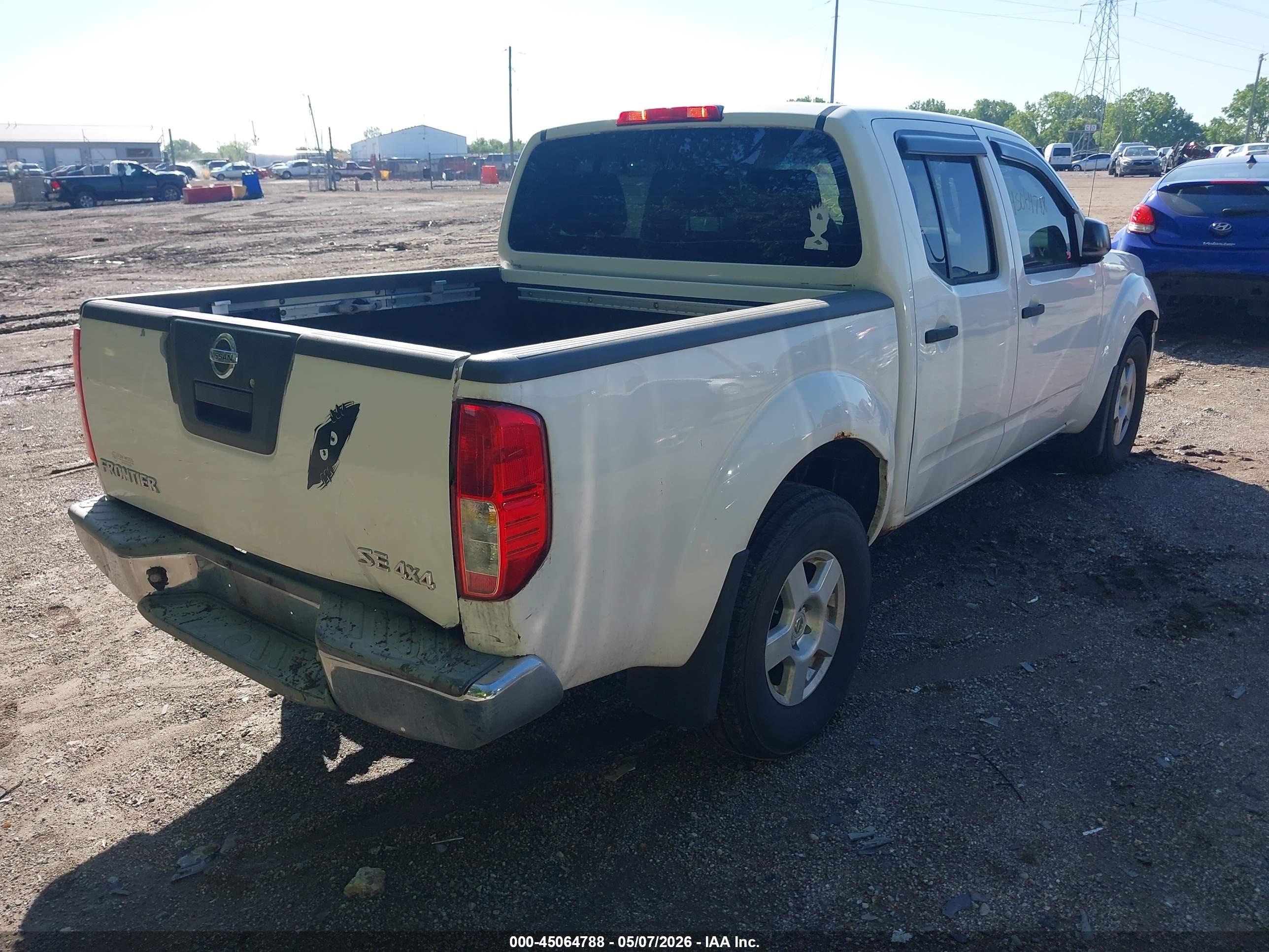 NISSAN FRONTIER image 4