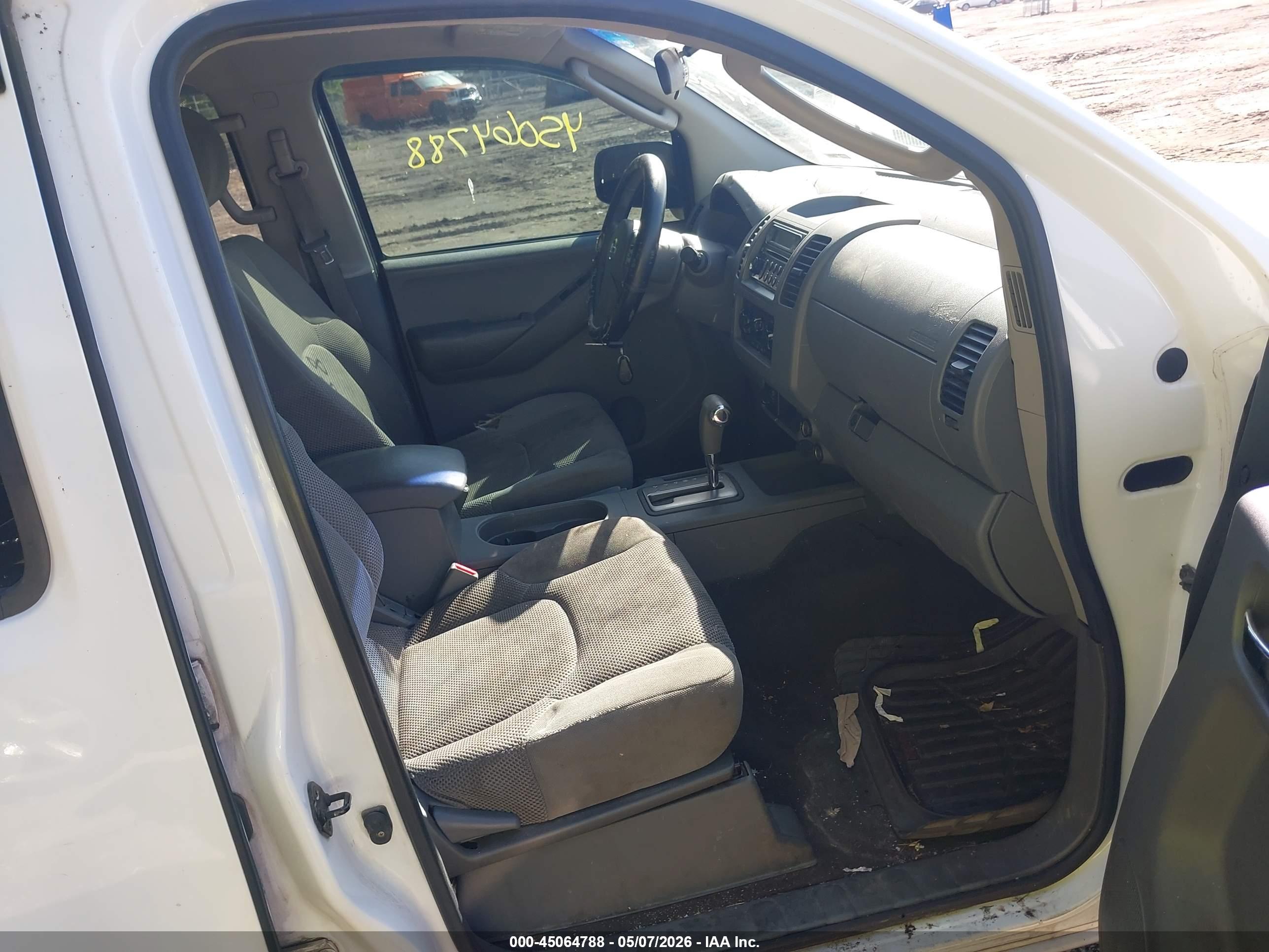 NISSAN FRONTIER image 5
