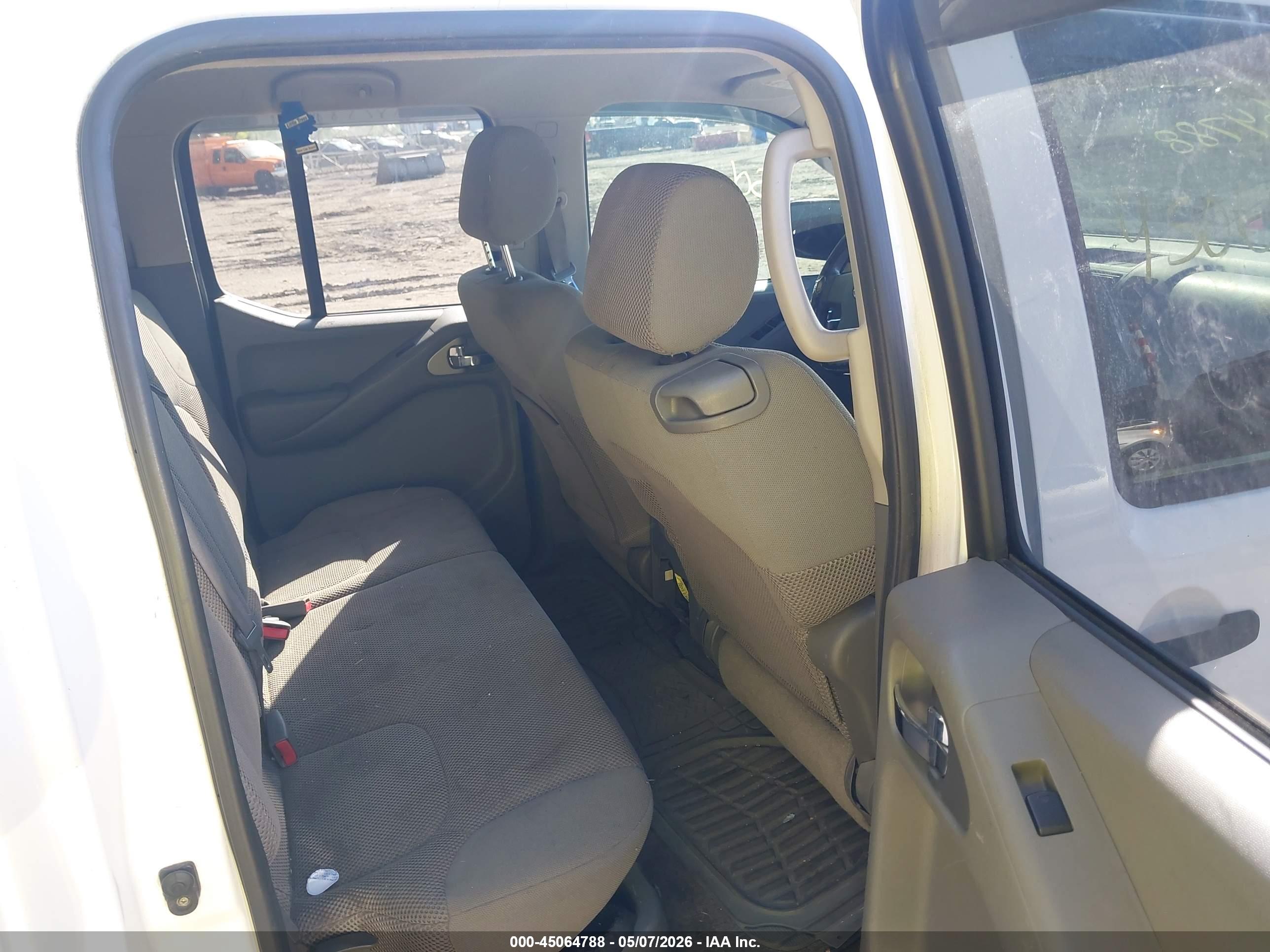 NISSAN FRONTIER image 8