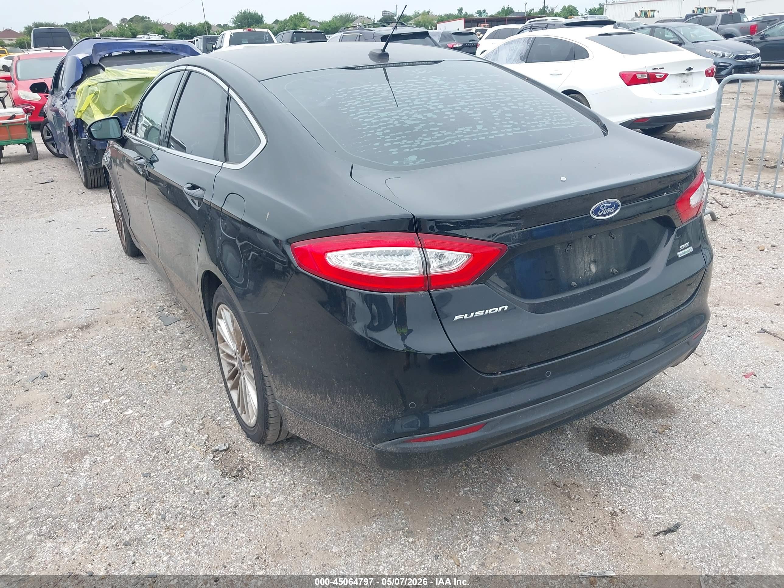 FORD FUSION image 3