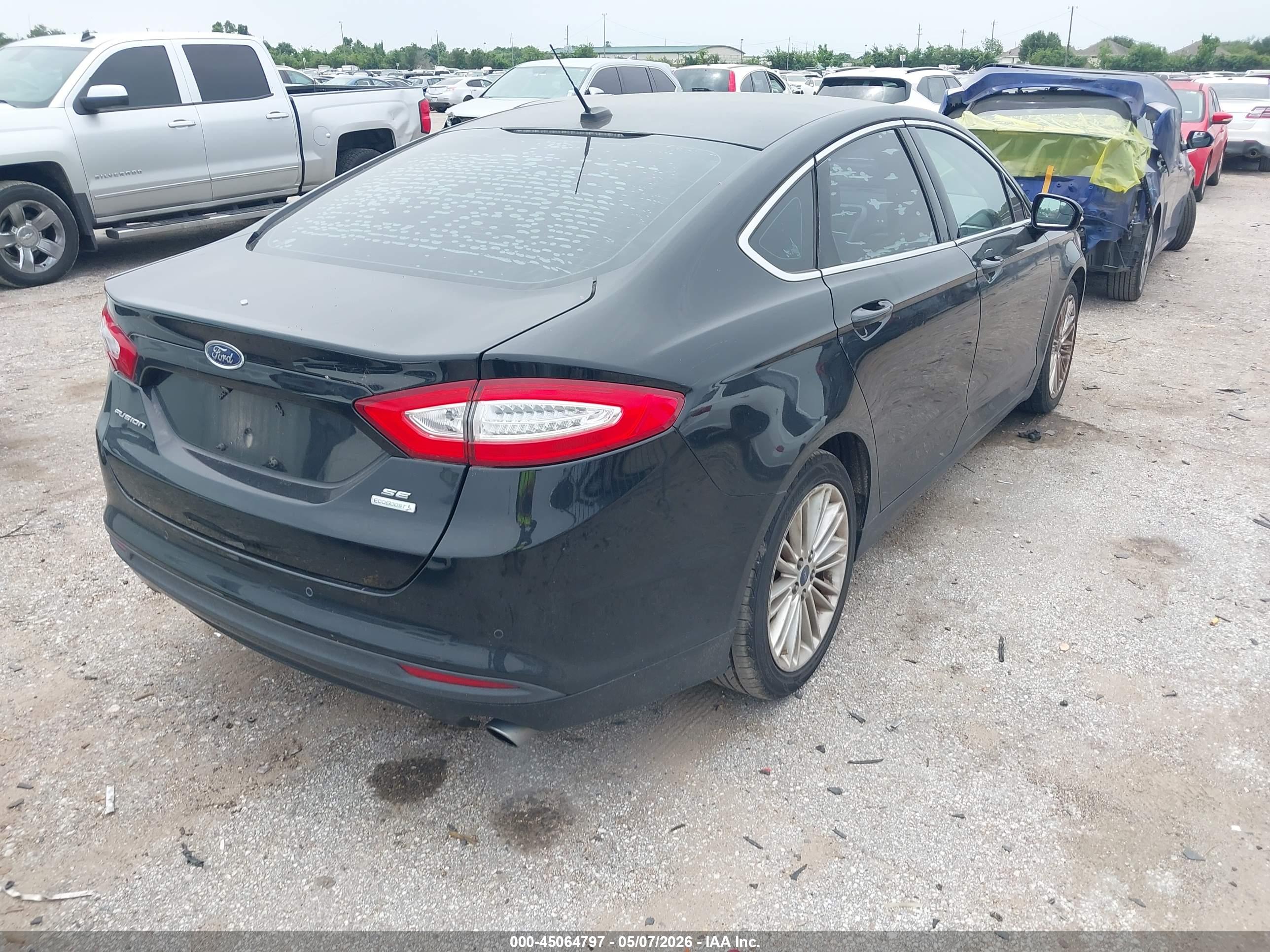 FORD FUSION image 4