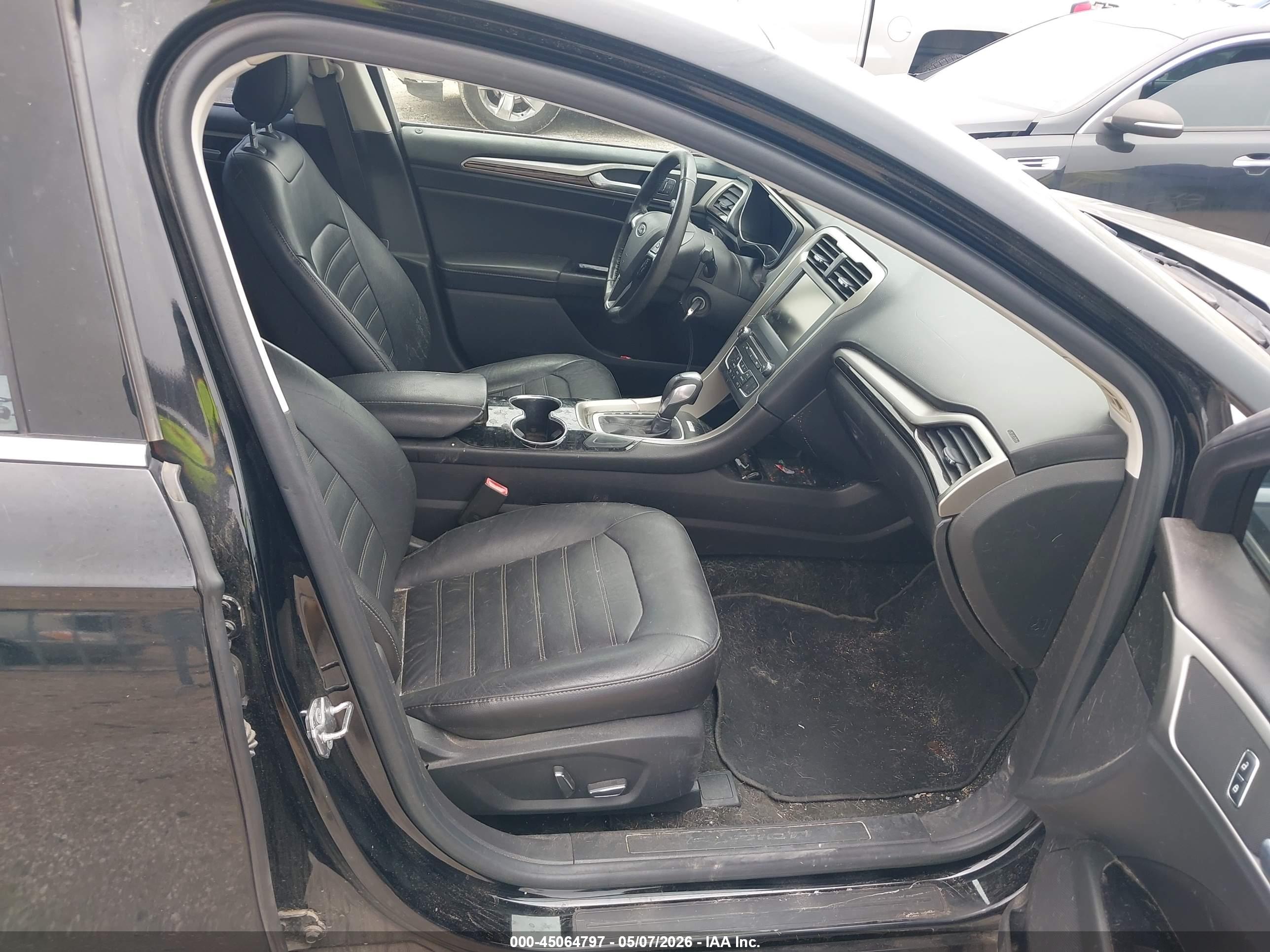 FORD FUSION image 5